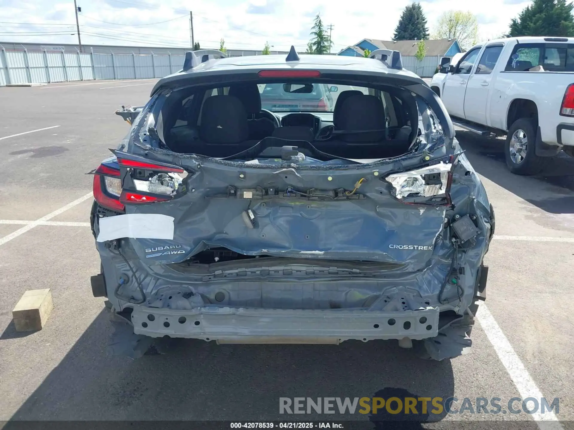 17 Photograph of a damaged car JF2GUADC6R8306021 SUBARU CROSSTREK 2024