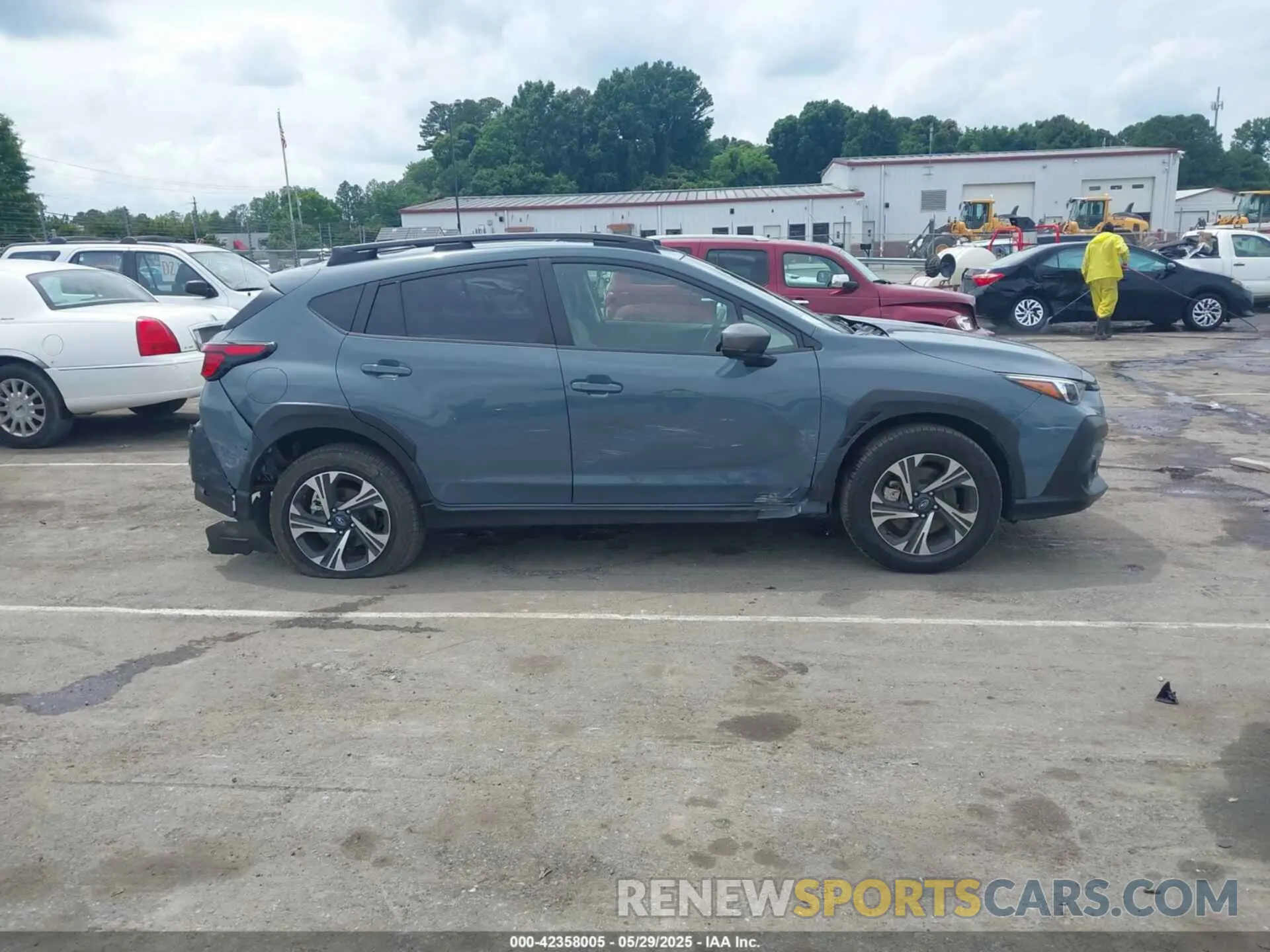 13 Photograph of a damaged car JF2GUADC7R8299418 SUBARU CROSSTREK 2024