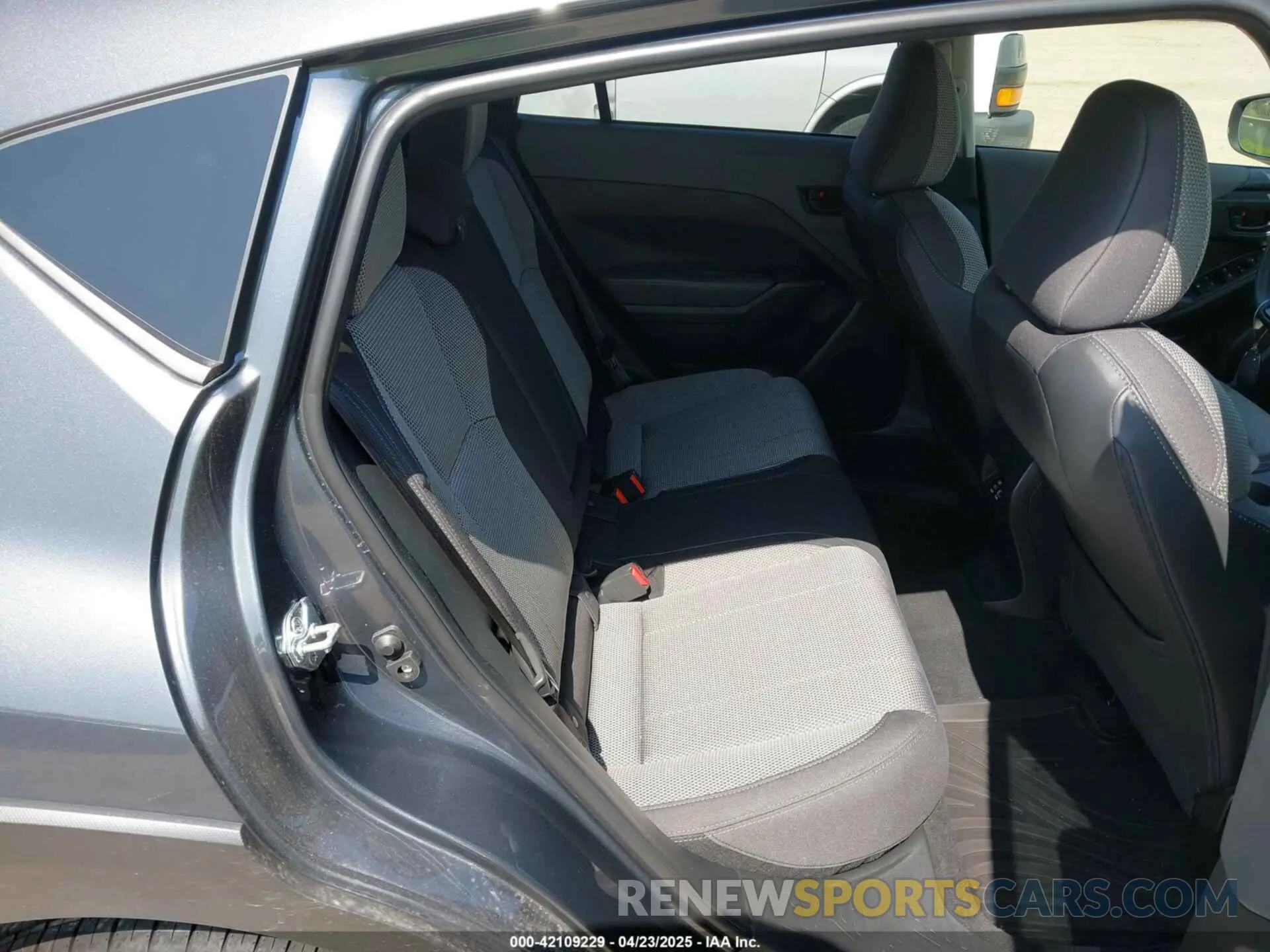 8 Photograph of a damaged car JF2GUADC7R8324432 SUBARU CROSSTREK 2024