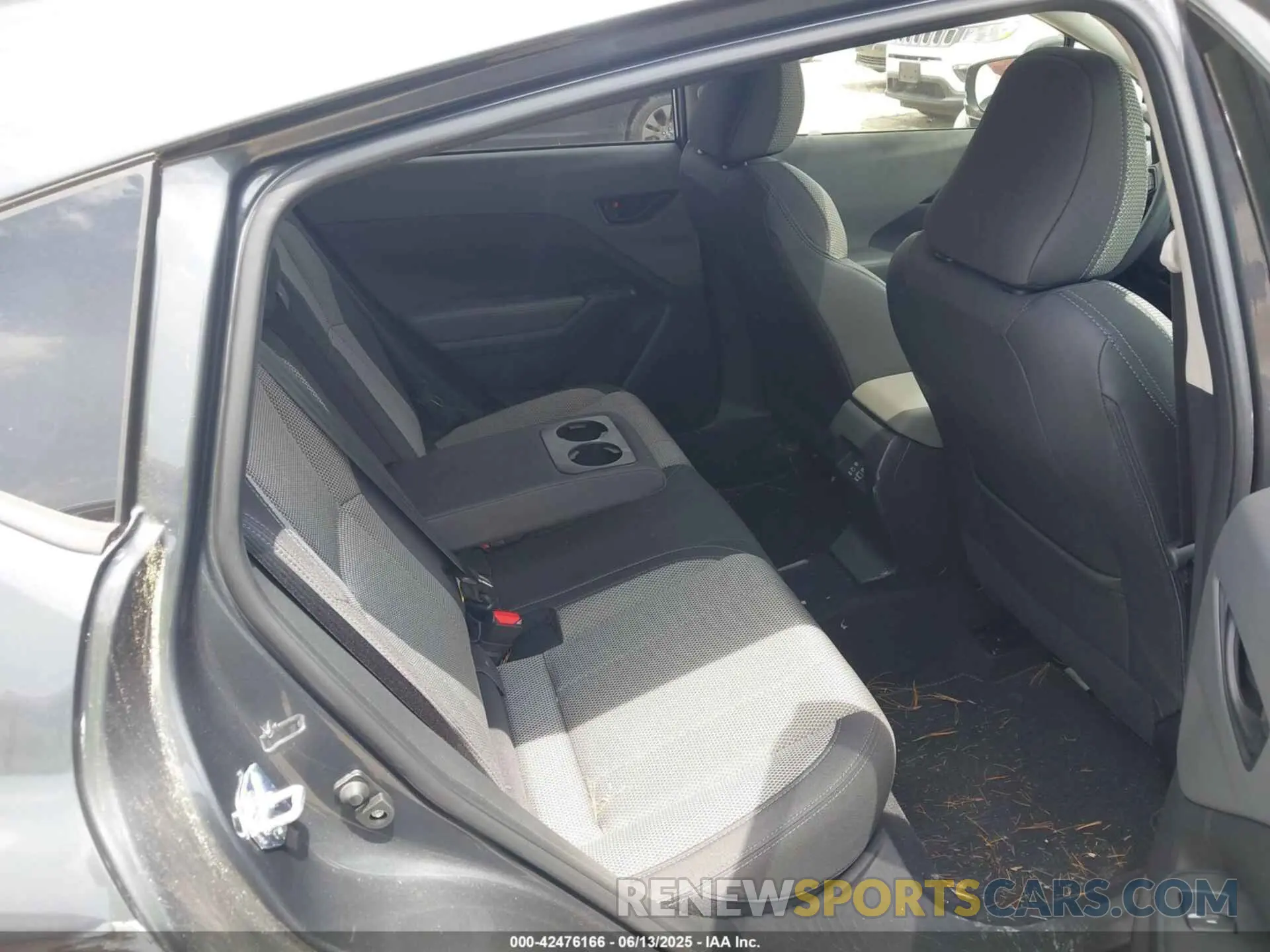 8 Photograph of a damaged car JF2GUADC9RH373938 SUBARU CROSSTREK 2024