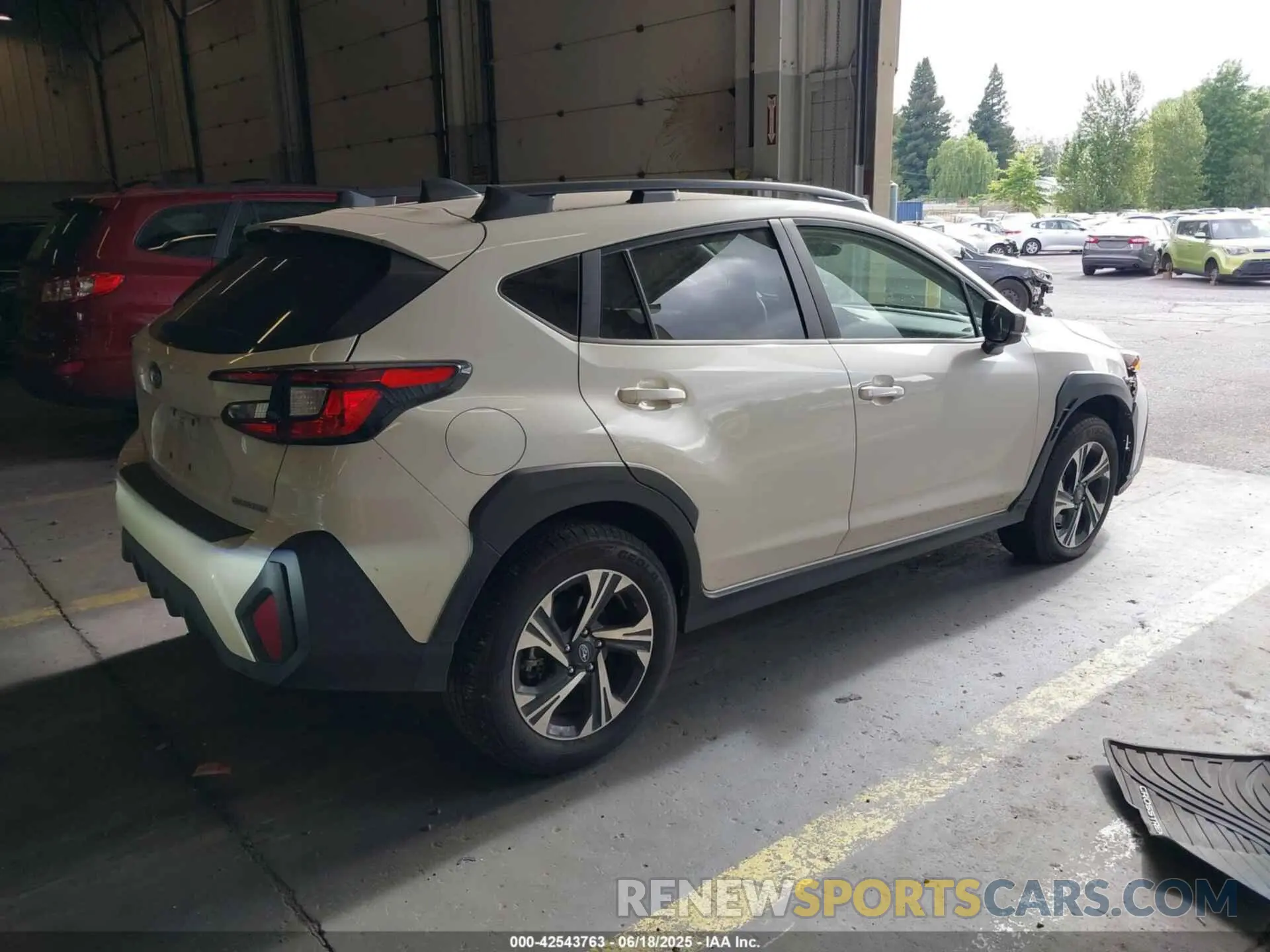 4 Photograph of a damaged car JF2GUADCXR8393292 SUBARU CROSSTREK 2024