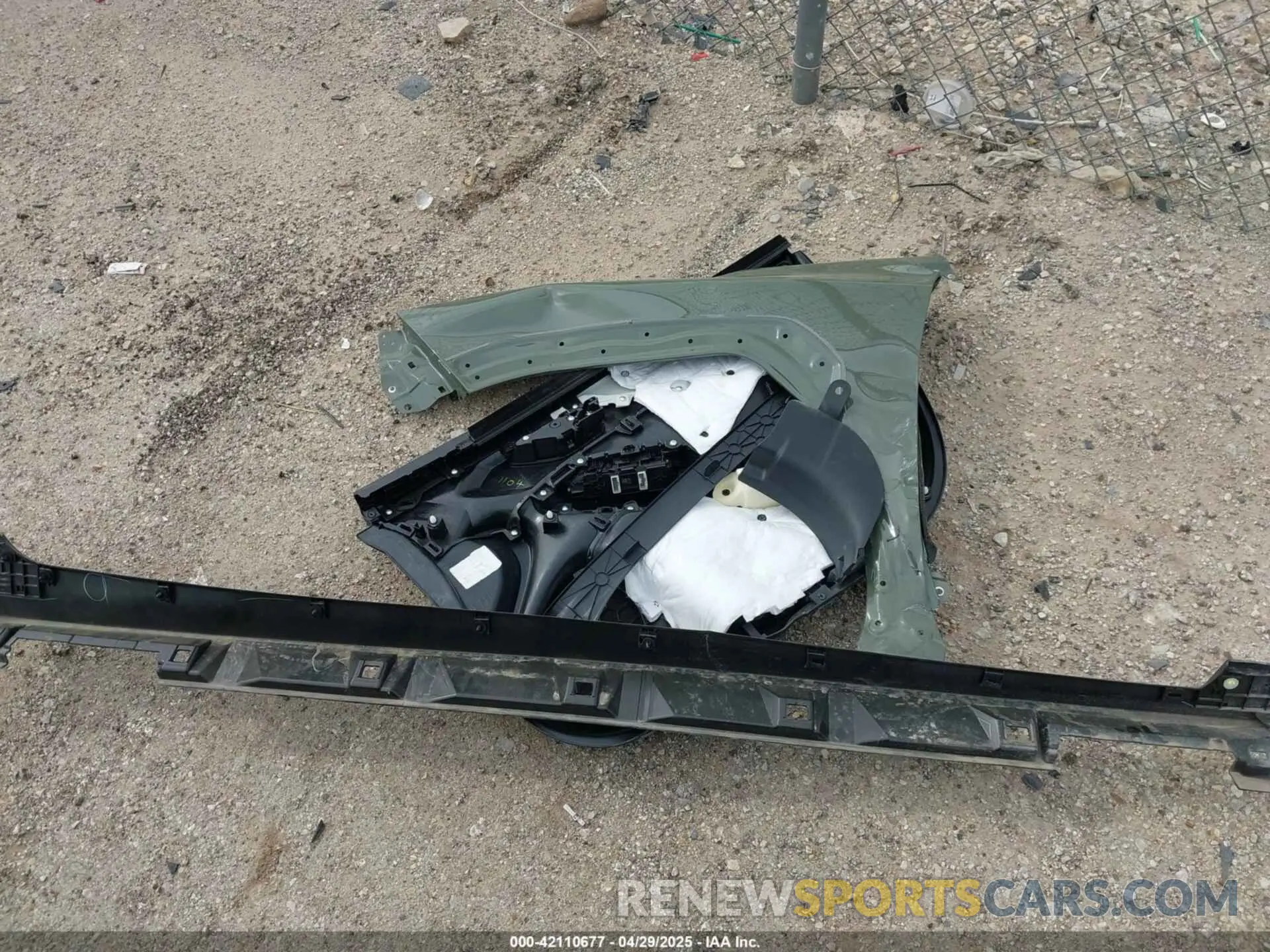 11 Photograph of a damaged car 4S4GUHL61S3702682 SUBARU CROSSTREK 2025