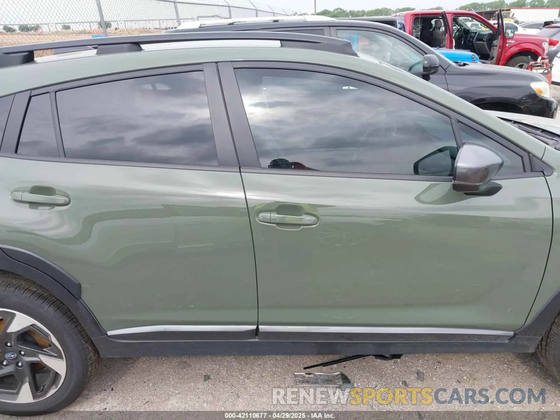 13 Photograph of a damaged car 4S4GUHL61S3702682 SUBARU CROSSTREK 2025