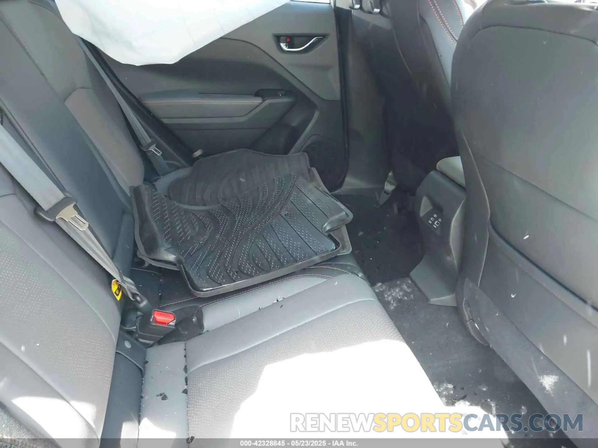 8 Photograph of a damaged car 4S4GUHL69S3700744 SUBARU CROSSTREK 2025