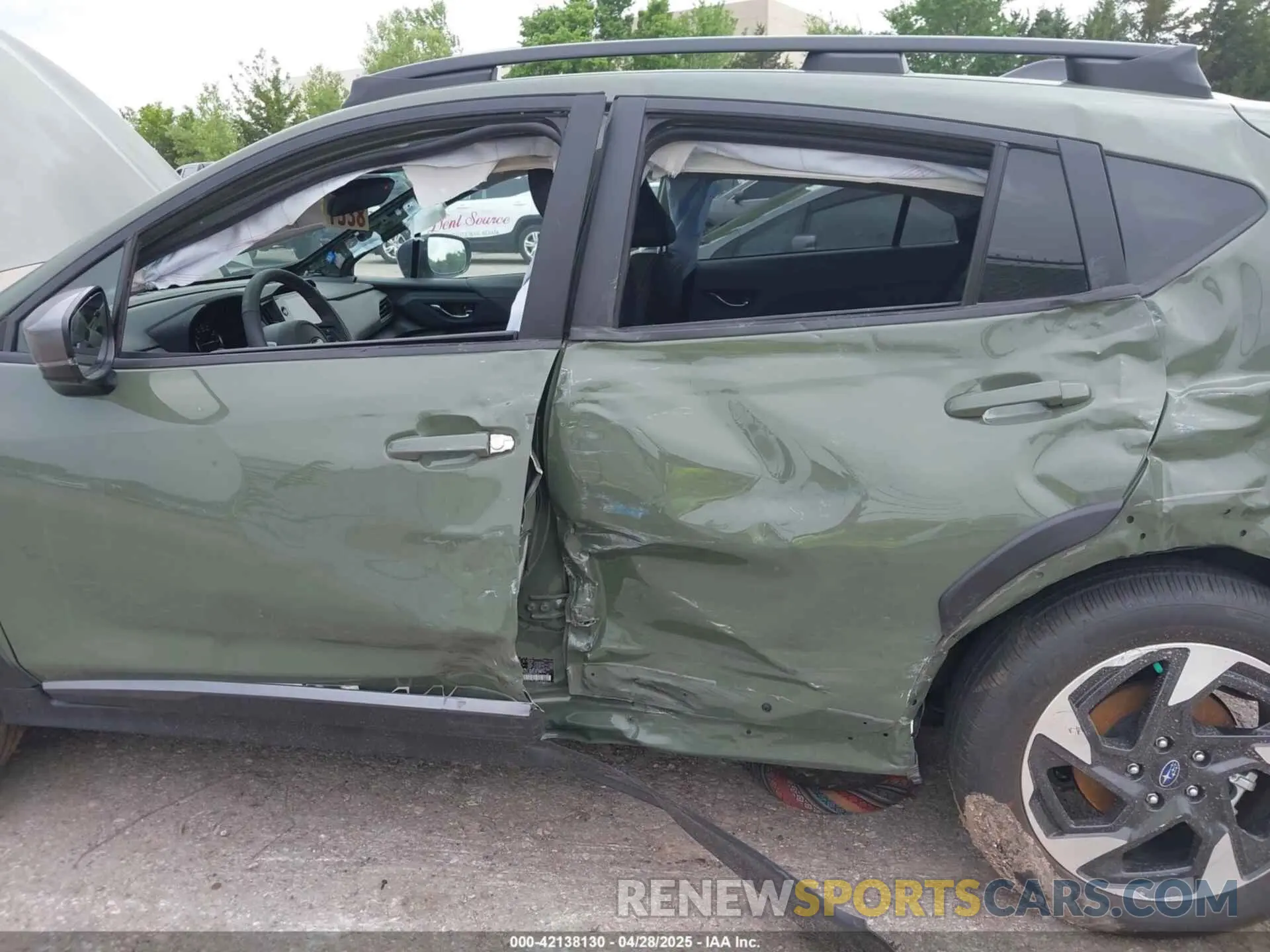 14 Photograph of a damaged car 4S4GUHN6XS3708770 SUBARU CROSSTREK 2025