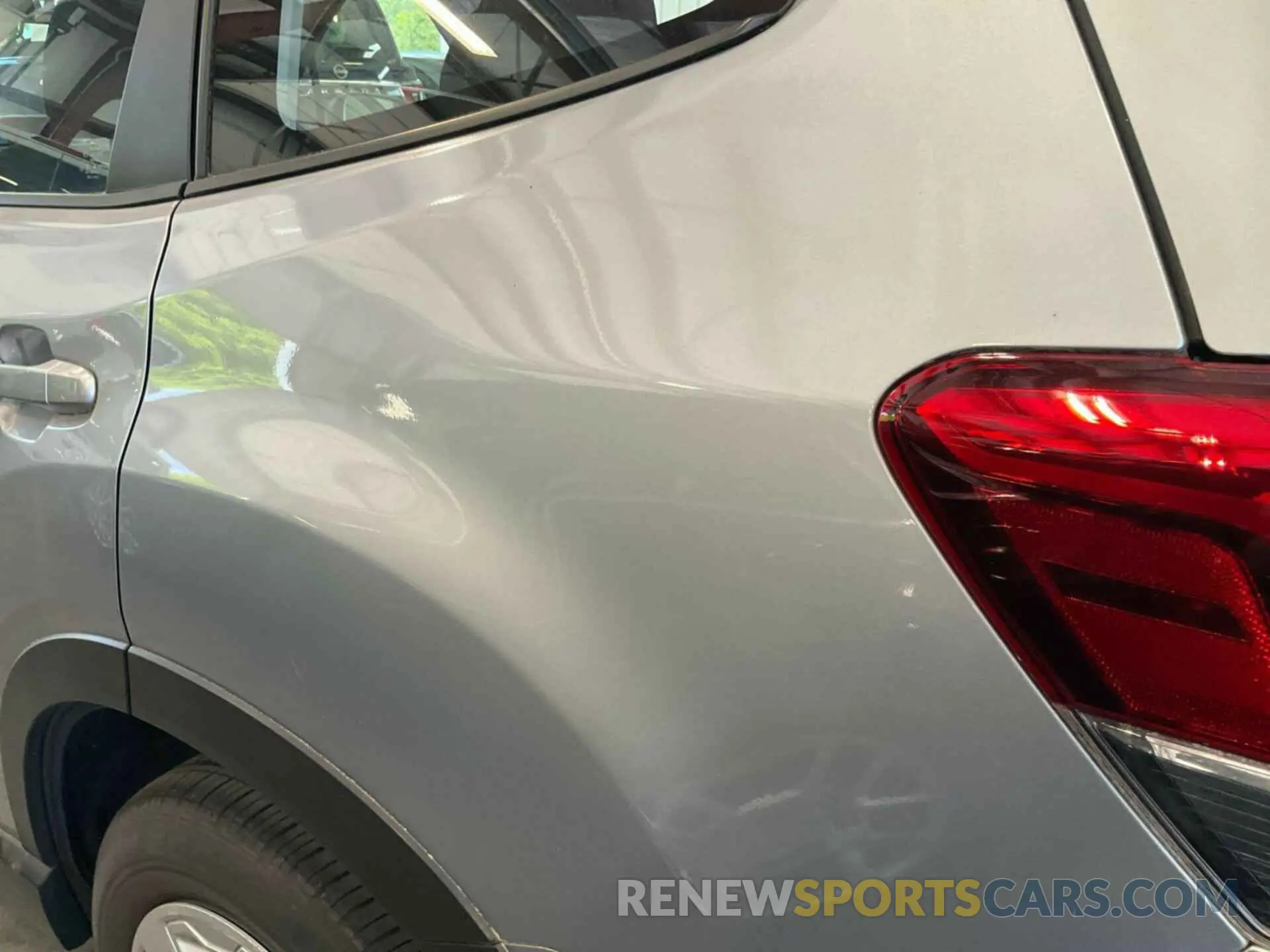 32 Photograph of a damaged car JF2SKAAC6KH401477 SUBARU FORESTER 2019