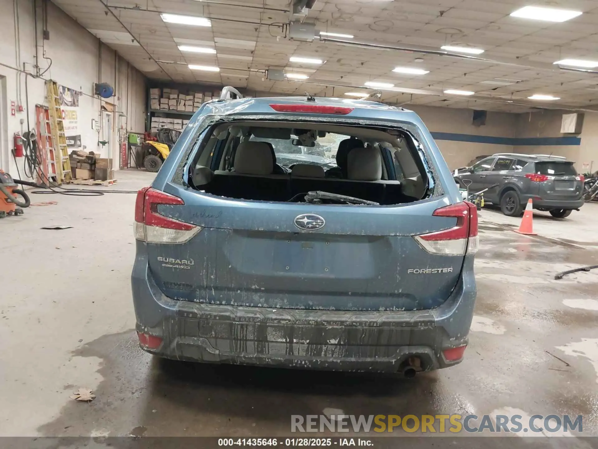 17 Photograph of a damaged car JF2SKACC6KH443080 SUBARU FORESTER 2019