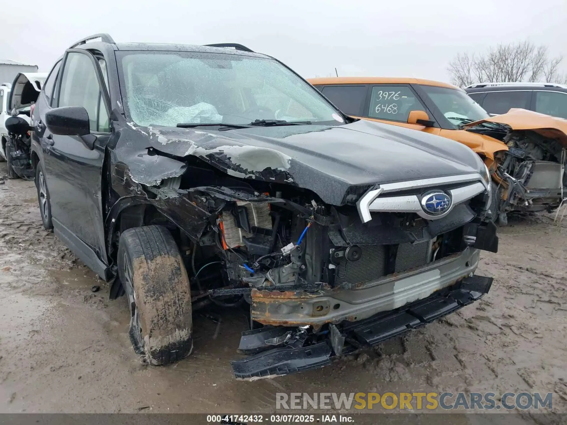 1 Photograph of a damaged car JF2SKAEC0KH463709 SUBARU FORESTER 2019