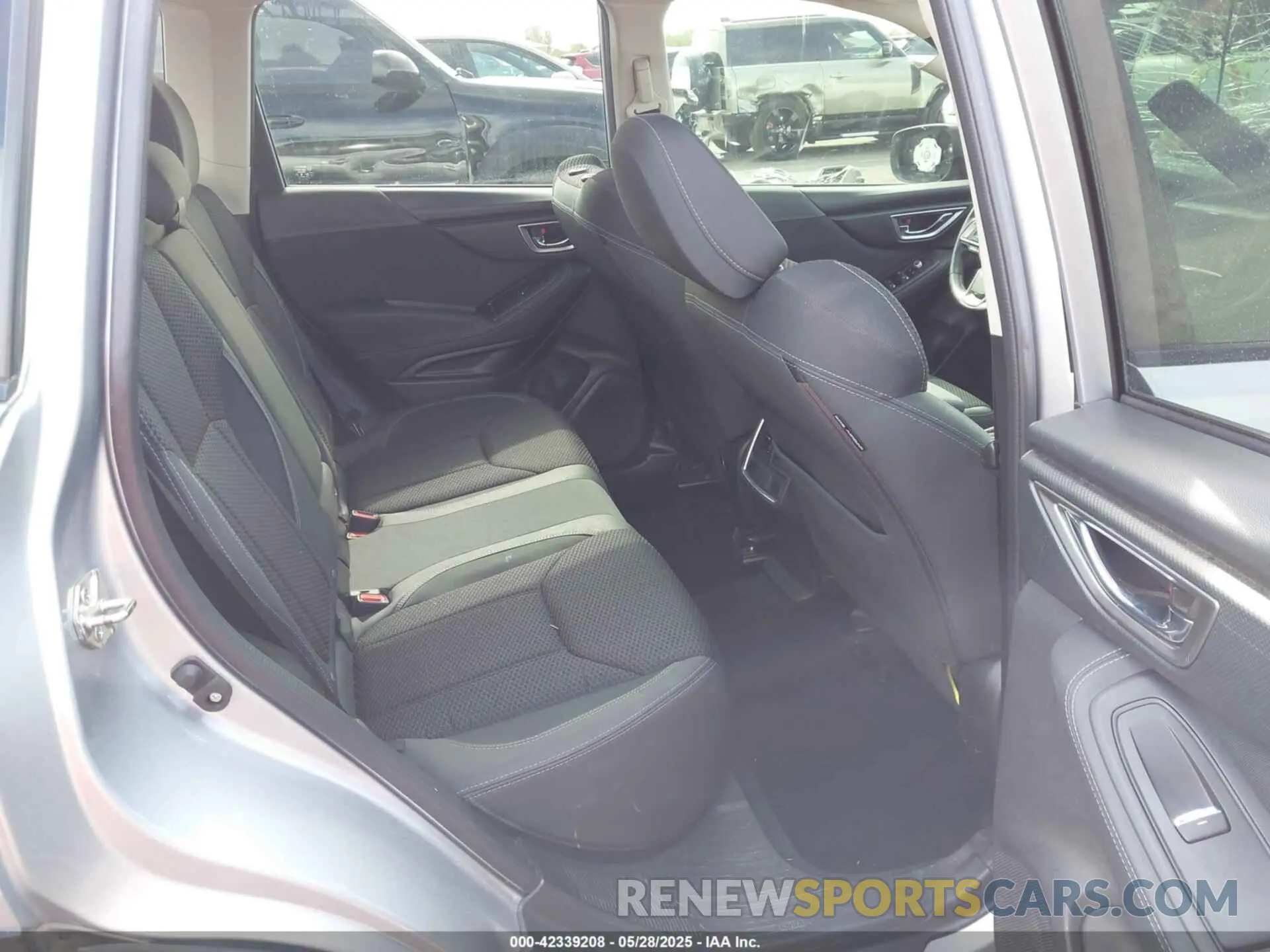 8 Photograph of a damaged car JF2SKAEC1KH451438 SUBARU FORESTER 2019