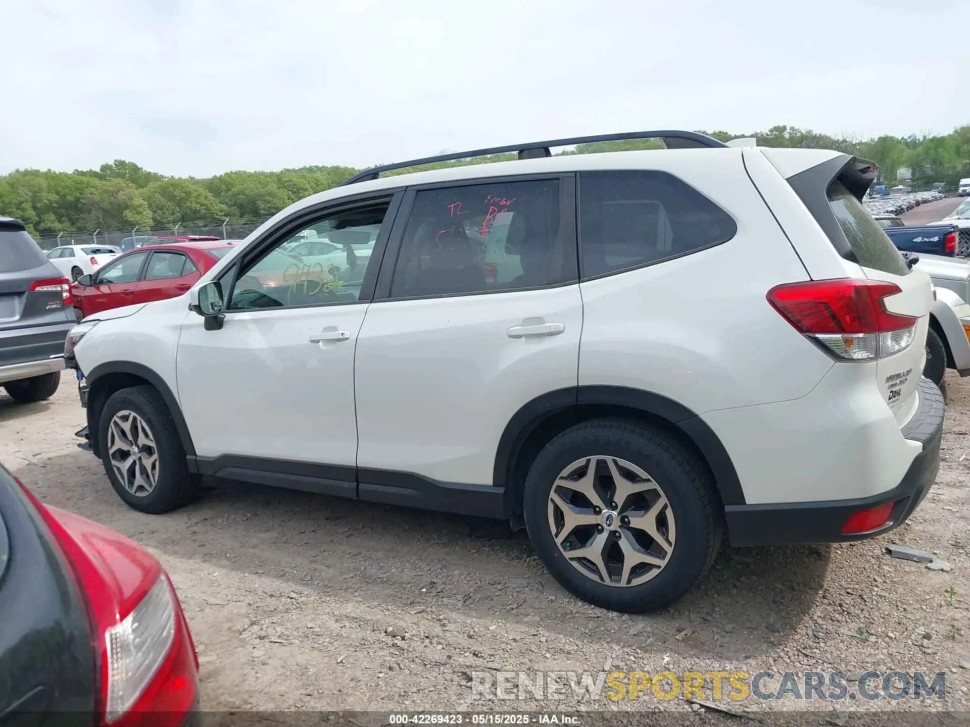 14 Photograph of a damaged car JF2SKAEC7KH586312 SUBARU FORESTER 2019