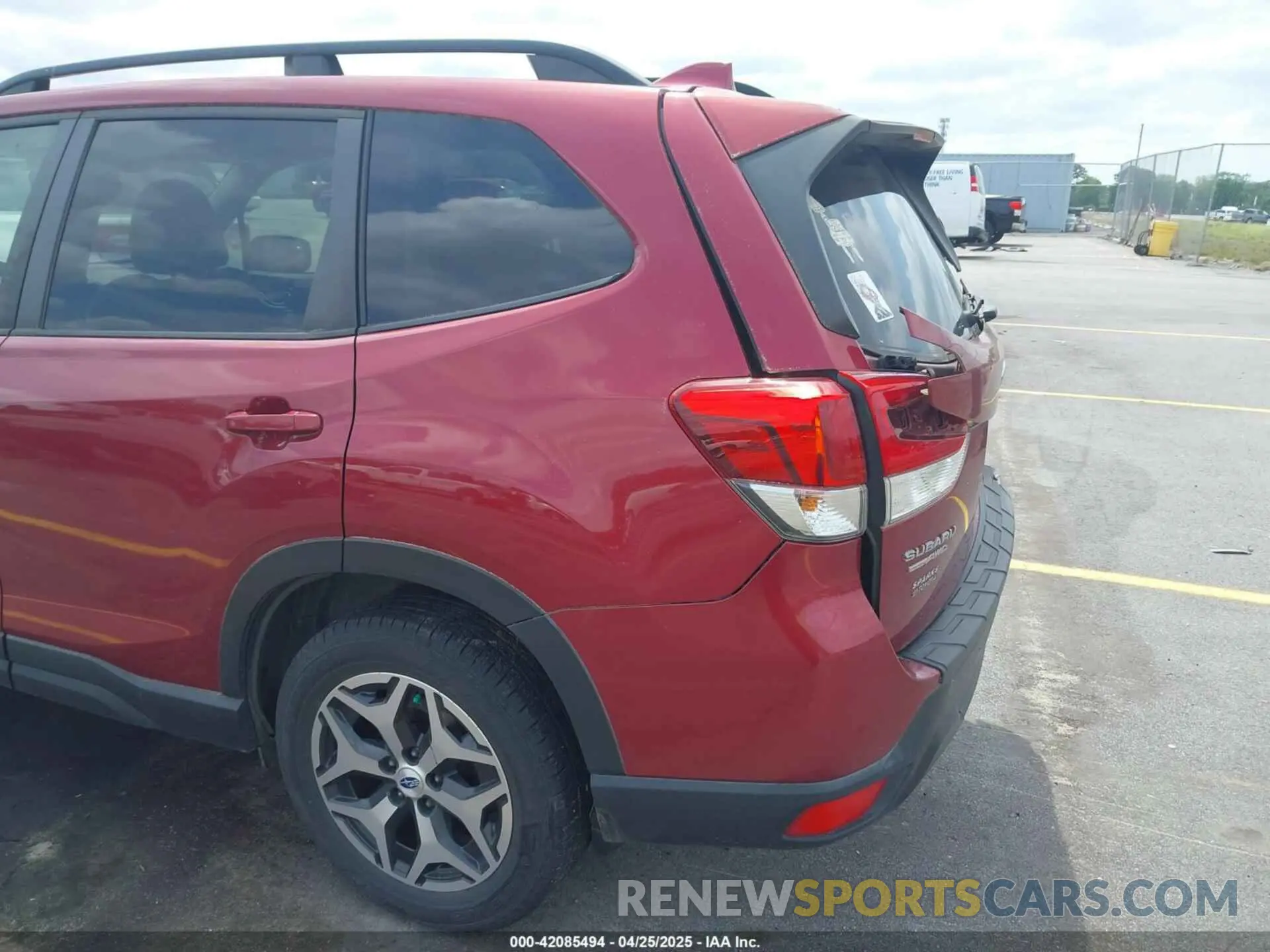 18 Photograph of a damaged car JF2SKAGC5KH451729 SUBARU FORESTER 2019