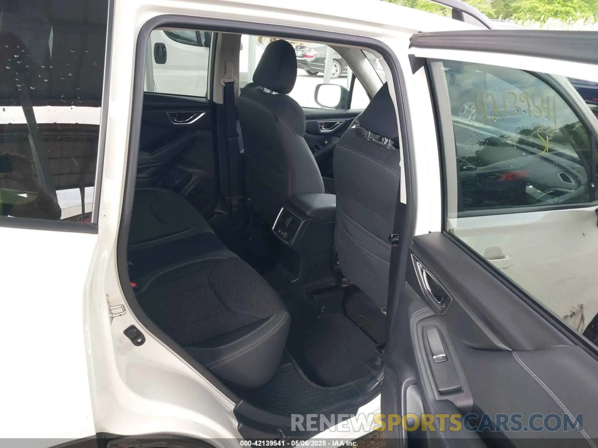 8 Photograph of a damaged car JF2SKAGC7KH469634 SUBARU FORESTER 2019