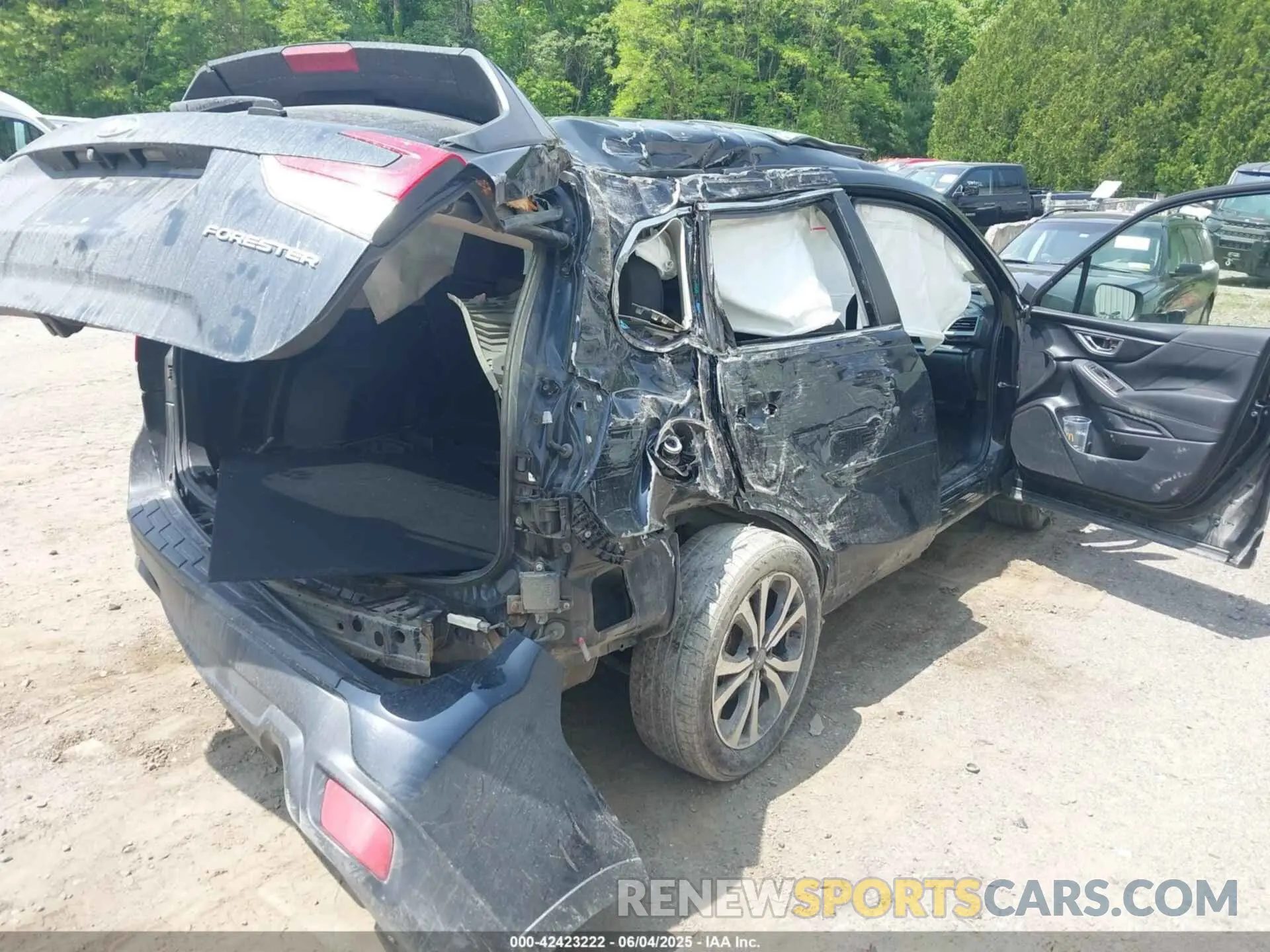 4 Photograph of a damaged car JF2SKASC2KH586867 SUBARU FORESTER 2019