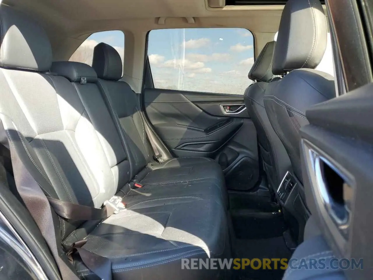 11 Photograph of a damaged car JF2SKASC5KH433805 SUBARU FORESTER 2019