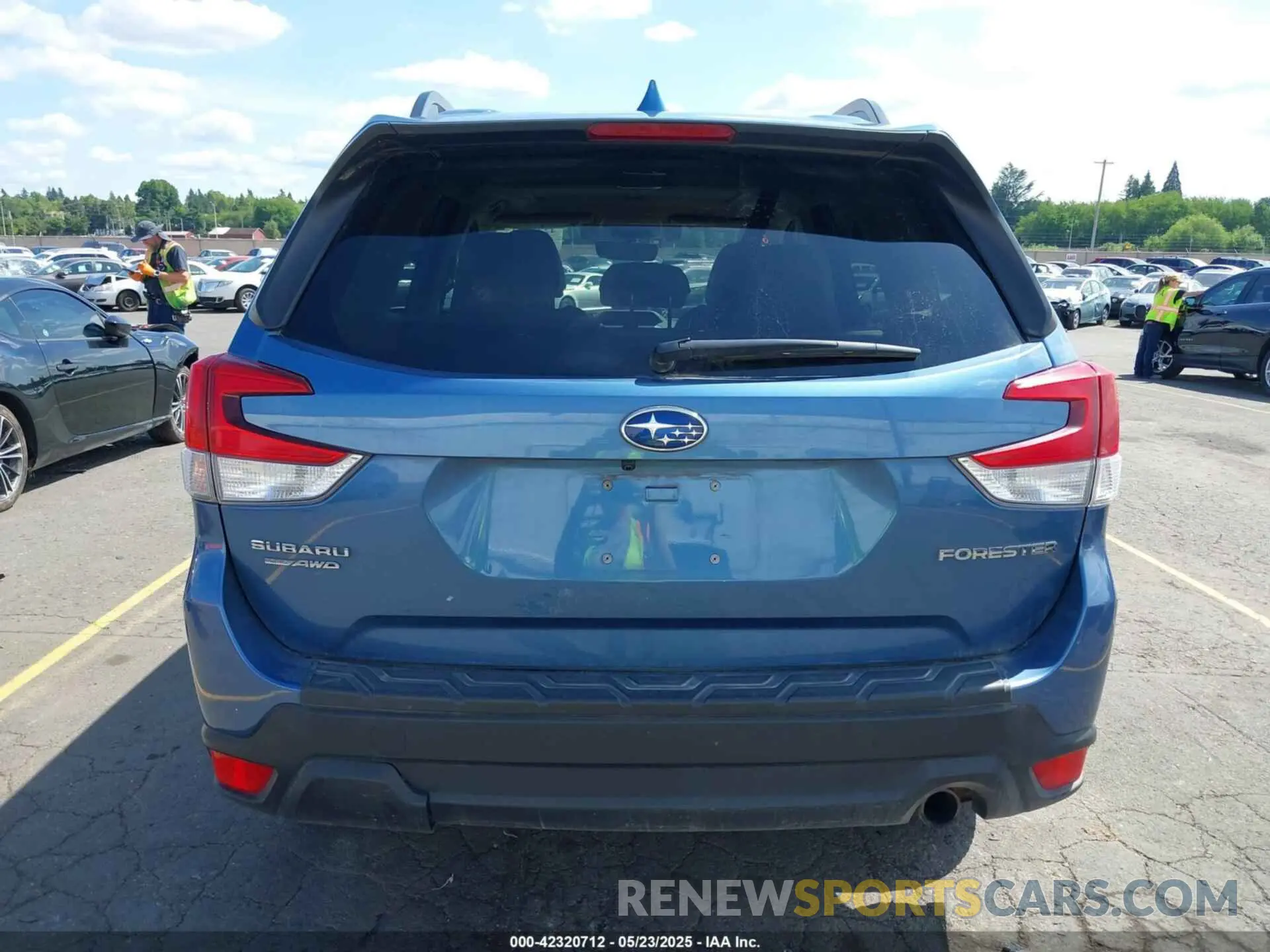 17 Photograph of a damaged car JF2SKASC5KH560361 SUBARU FORESTER 2019