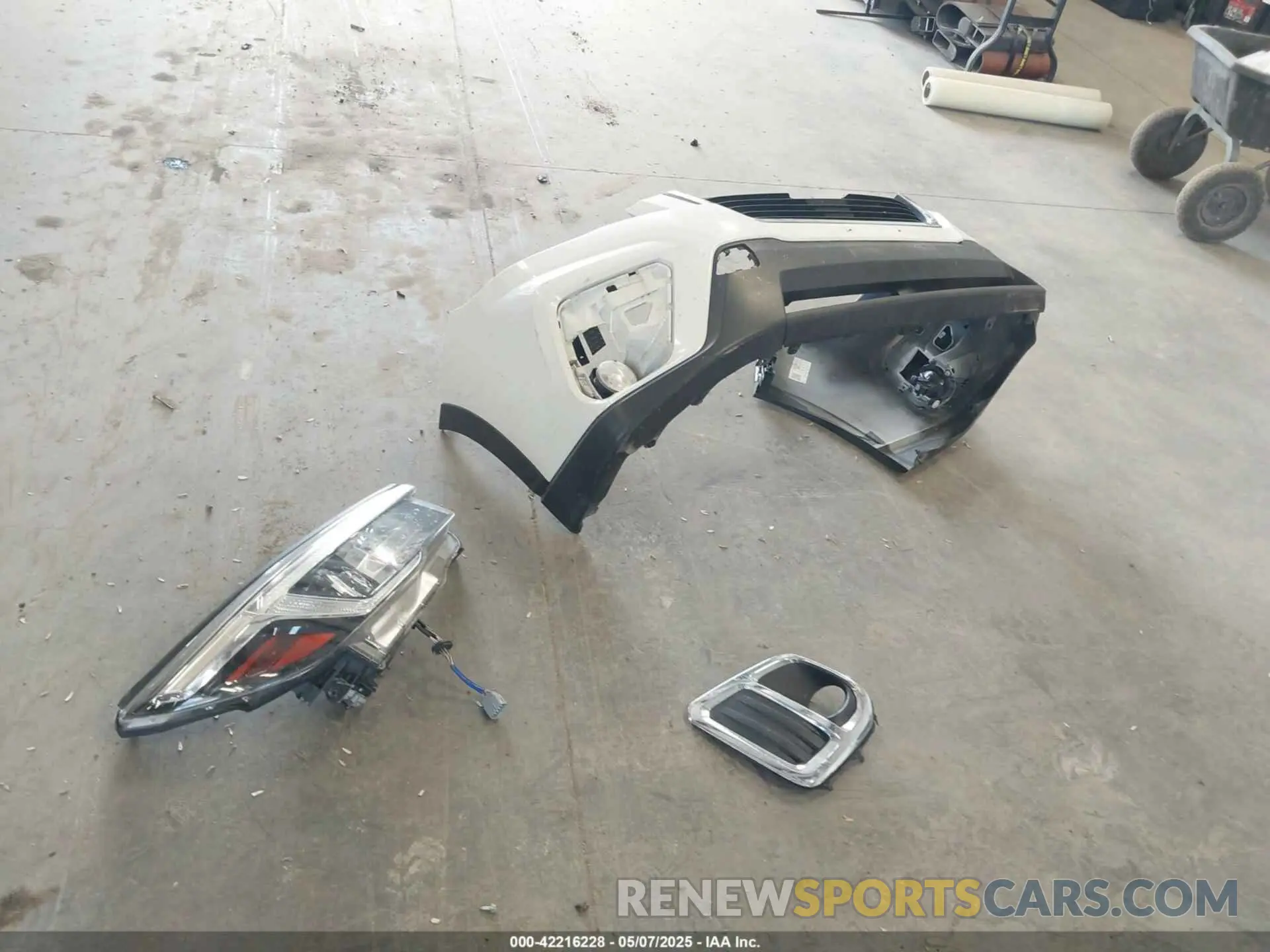 12 Photograph of a damaged car JF2SKAUC1KH427481 SUBARU FORESTER 2019