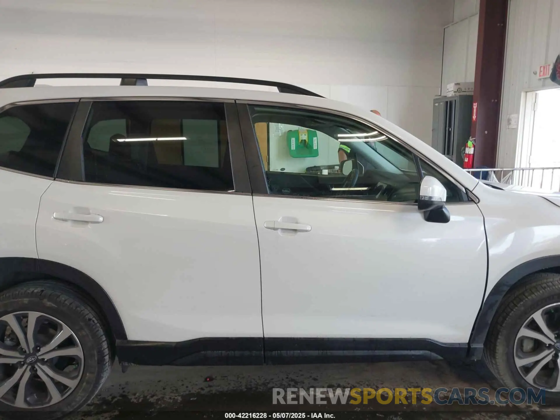 14 Photograph of a damaged car JF2SKAUC1KH427481 SUBARU FORESTER 2019
