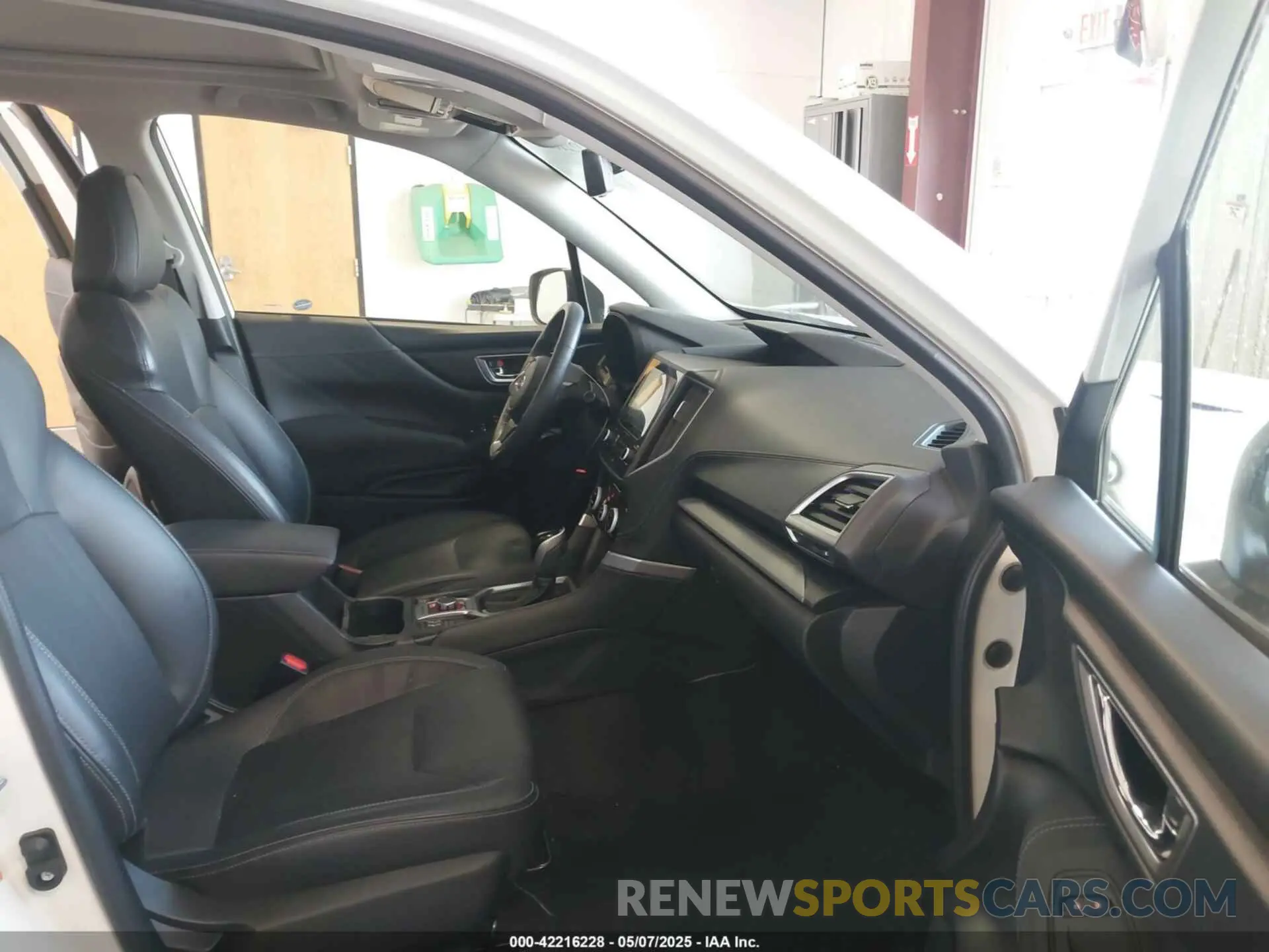 5 Photograph of a damaged car JF2SKAUC1KH427481 SUBARU FORESTER 2019