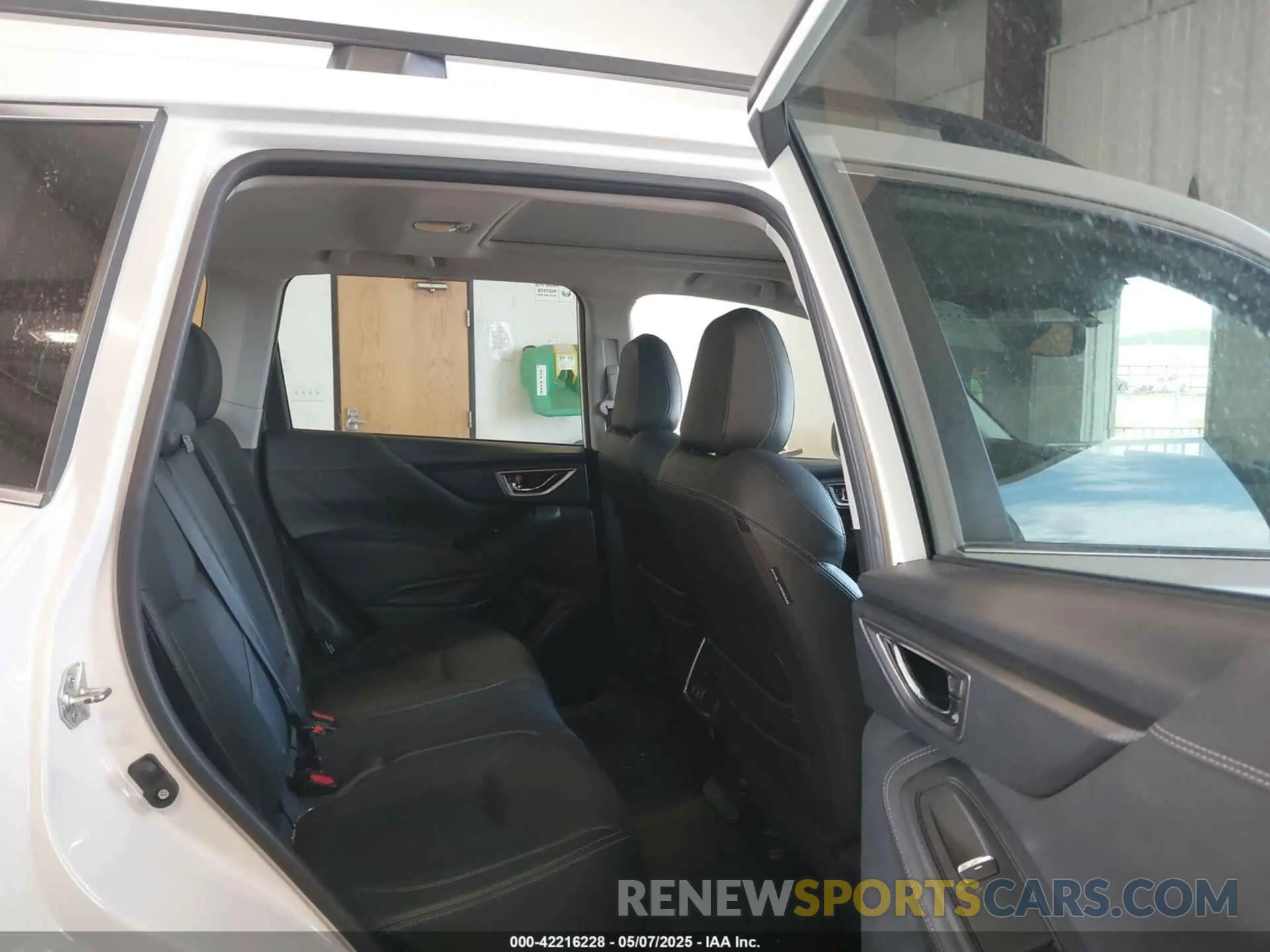 8 Photograph of a damaged car JF2SKAUC1KH427481 SUBARU FORESTER 2019