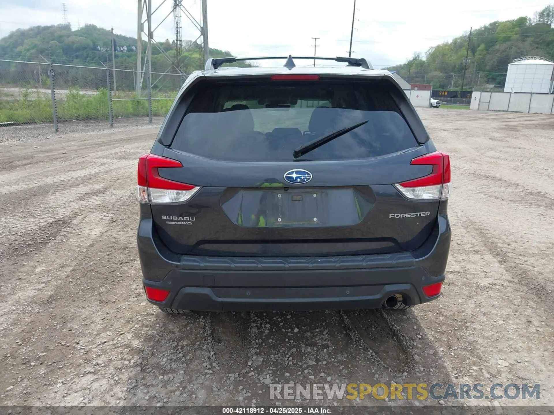 17 Photograph of a damaged car JF2SKAUC3KH555396 SUBARU FORESTER 2019