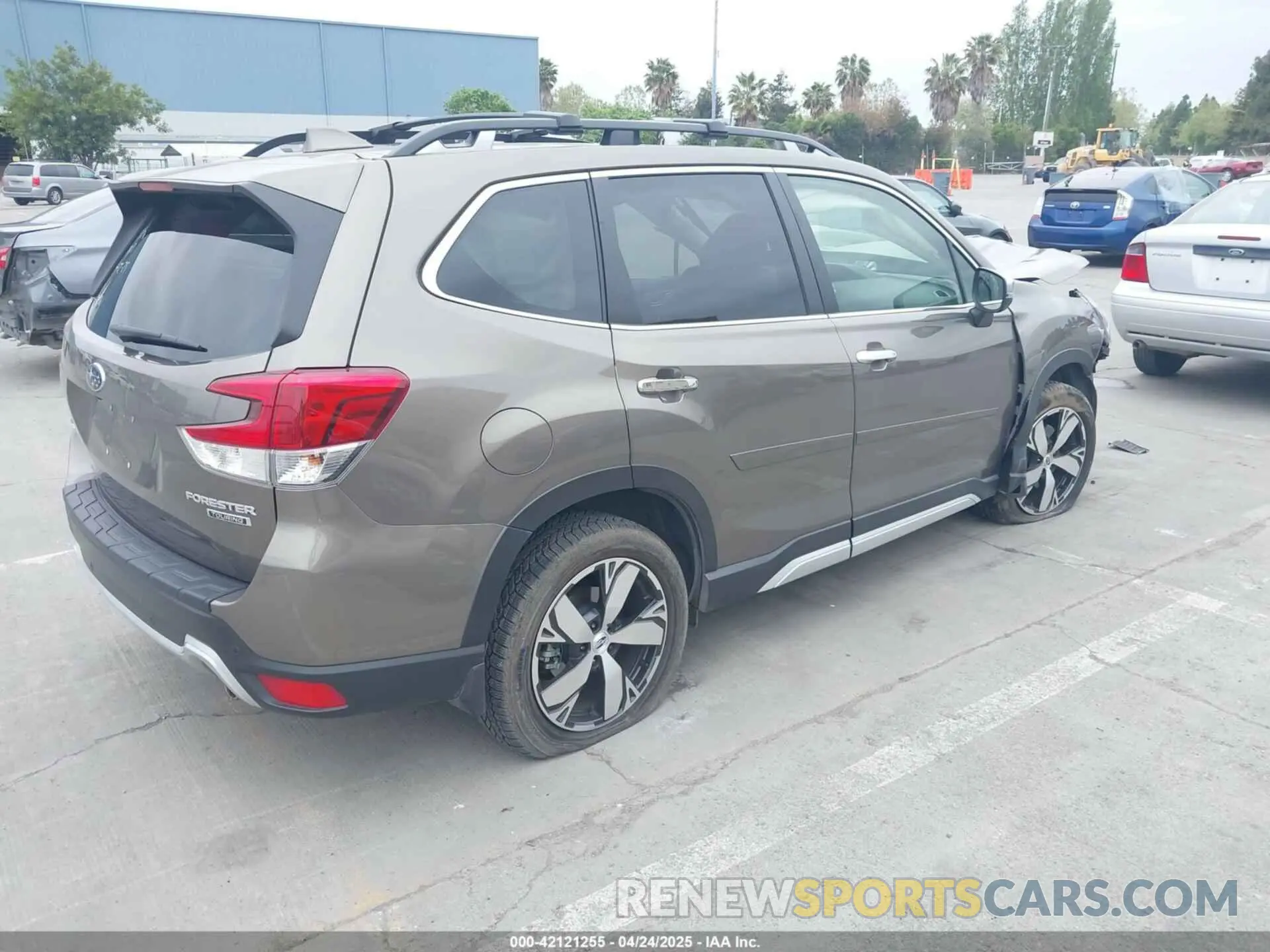 4 Photograph of a damaged car JF2SKAWC6KH495515 SUBARU FORESTER 2019