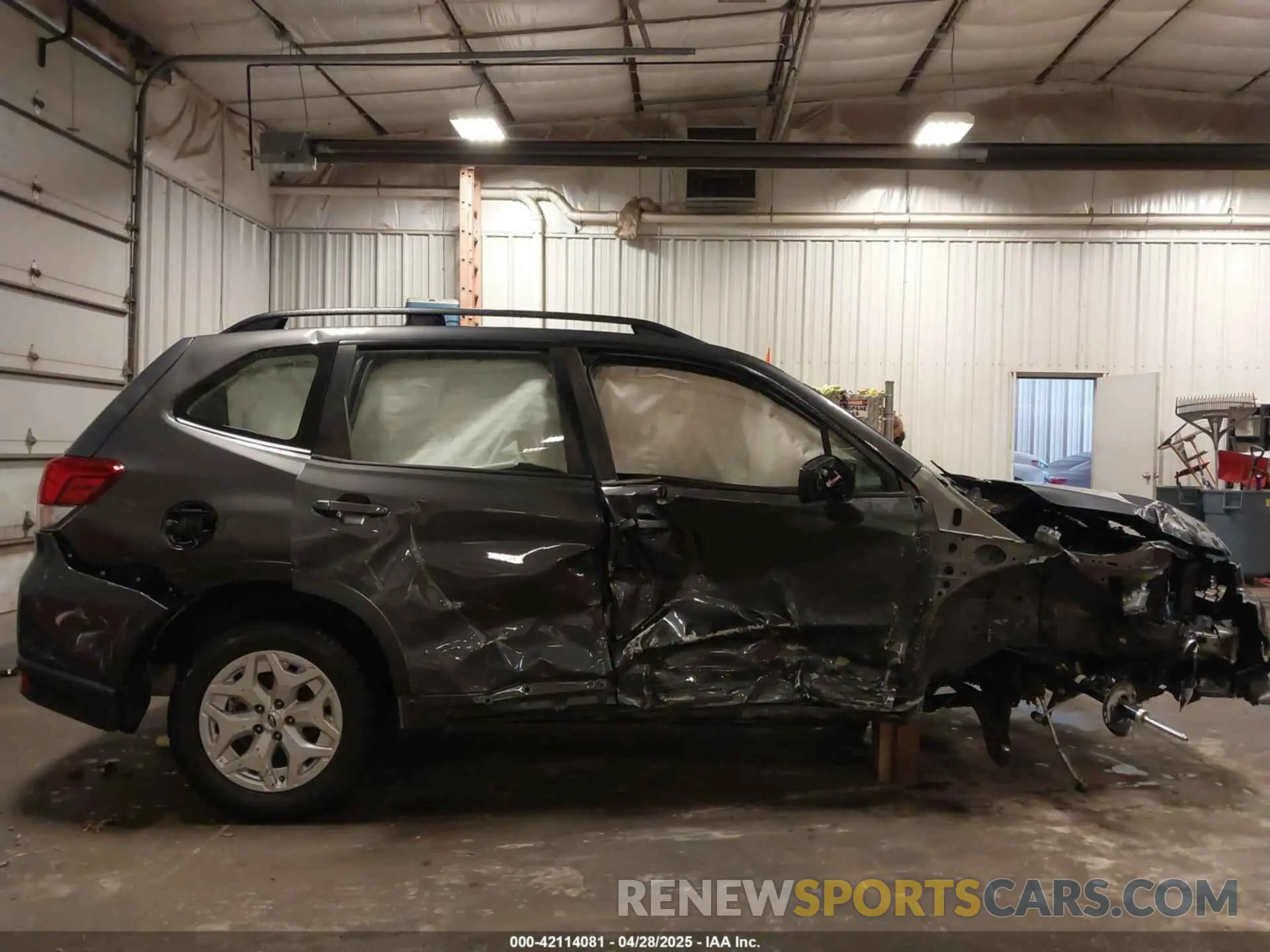 6 Photograph of a damaged car JF2SKADC4LH511649 SUBARU FORESTER 2020