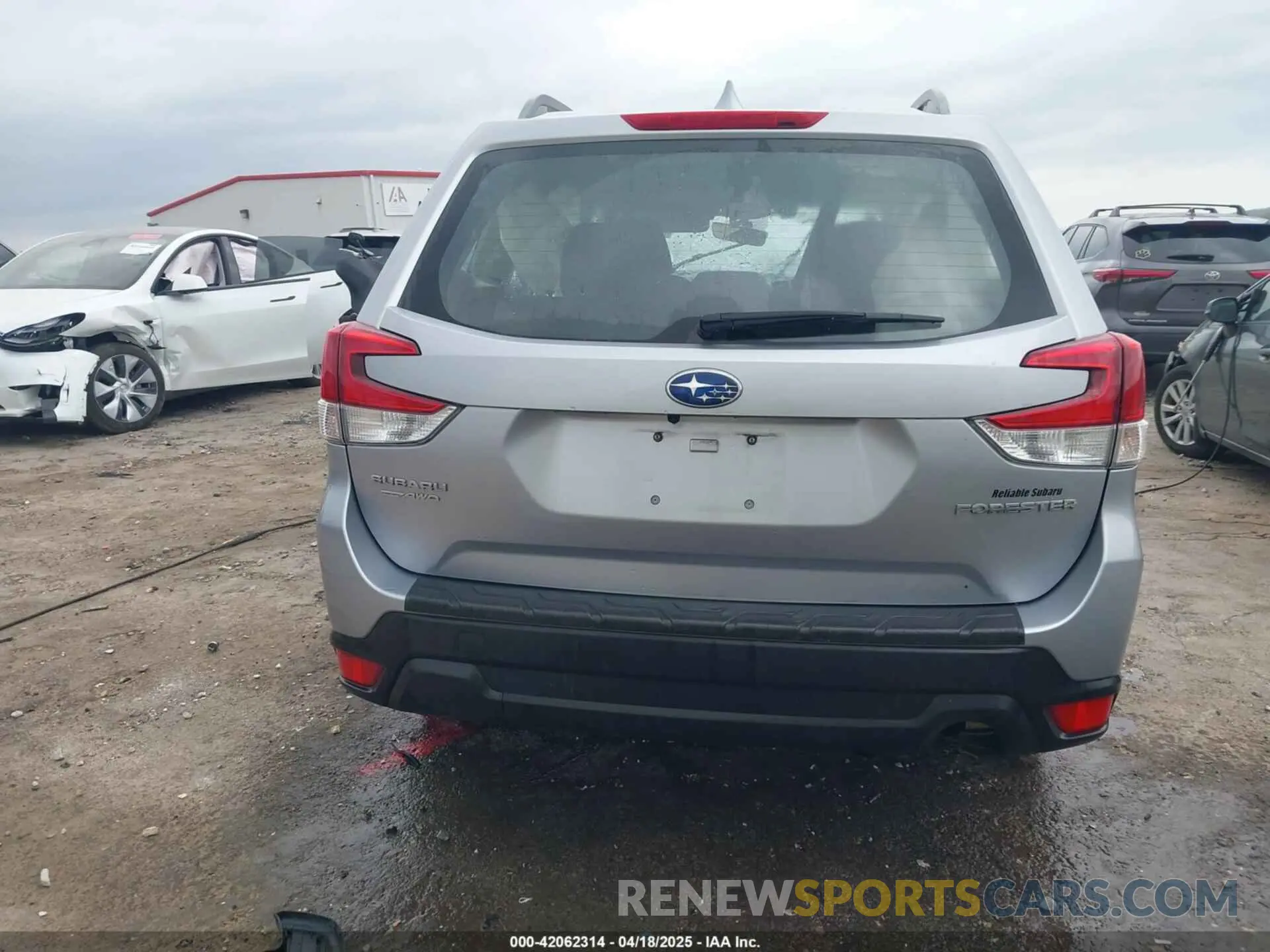 17 Photograph of a damaged car JF2SKADCXLH488118 SUBARU FORESTER 2020