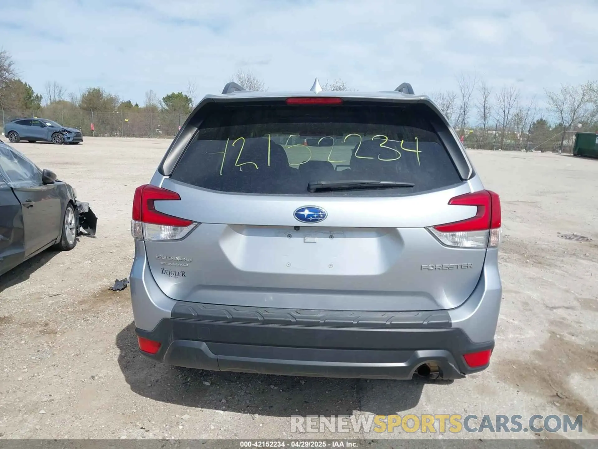 17 Photograph of a damaged car JF2SKAGC0LH556504 SUBARU FORESTER 2020