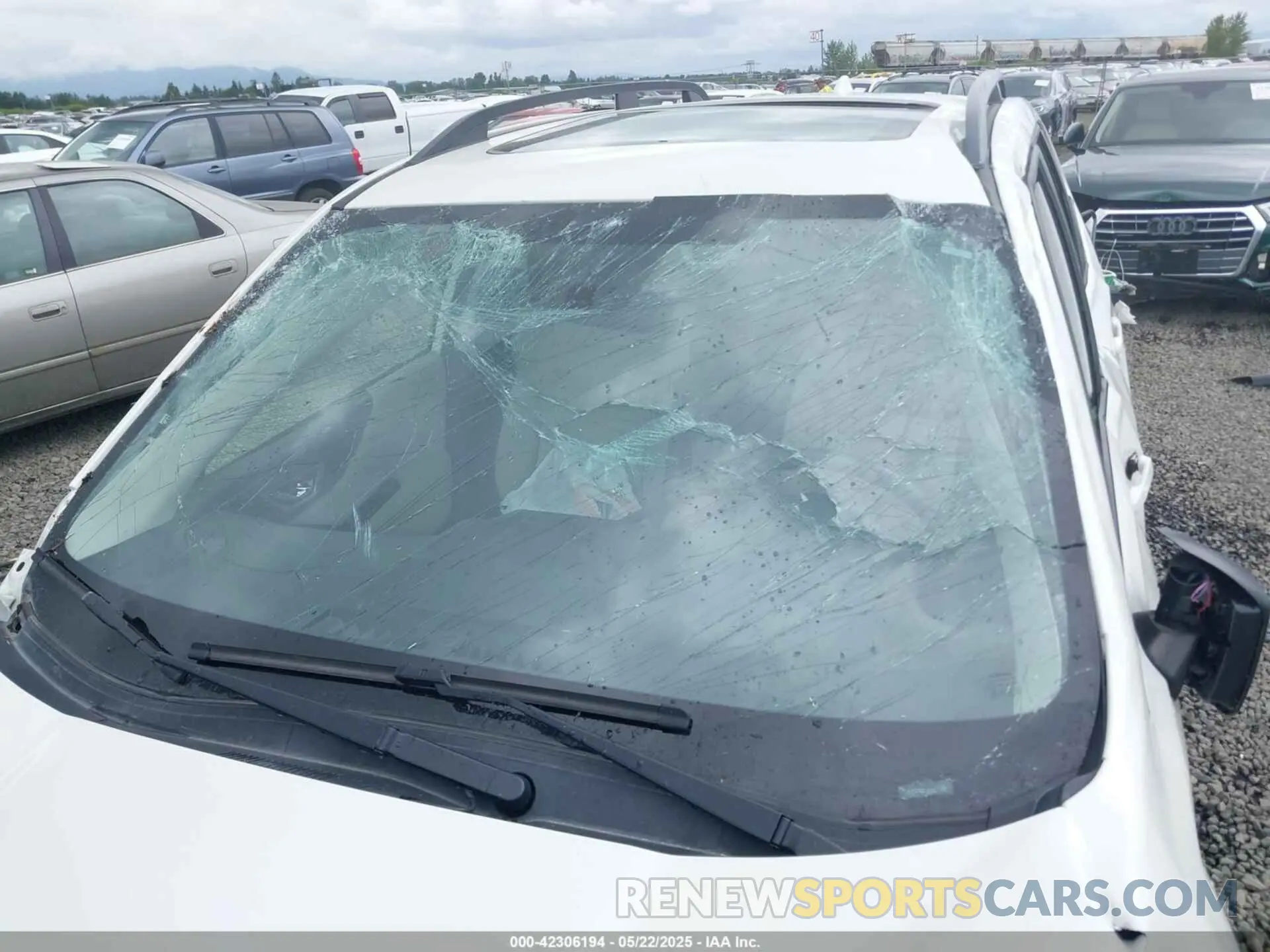 19 Photograph of a damaged car JF2SKAGC2LH529367 SUBARU FORESTER 2020