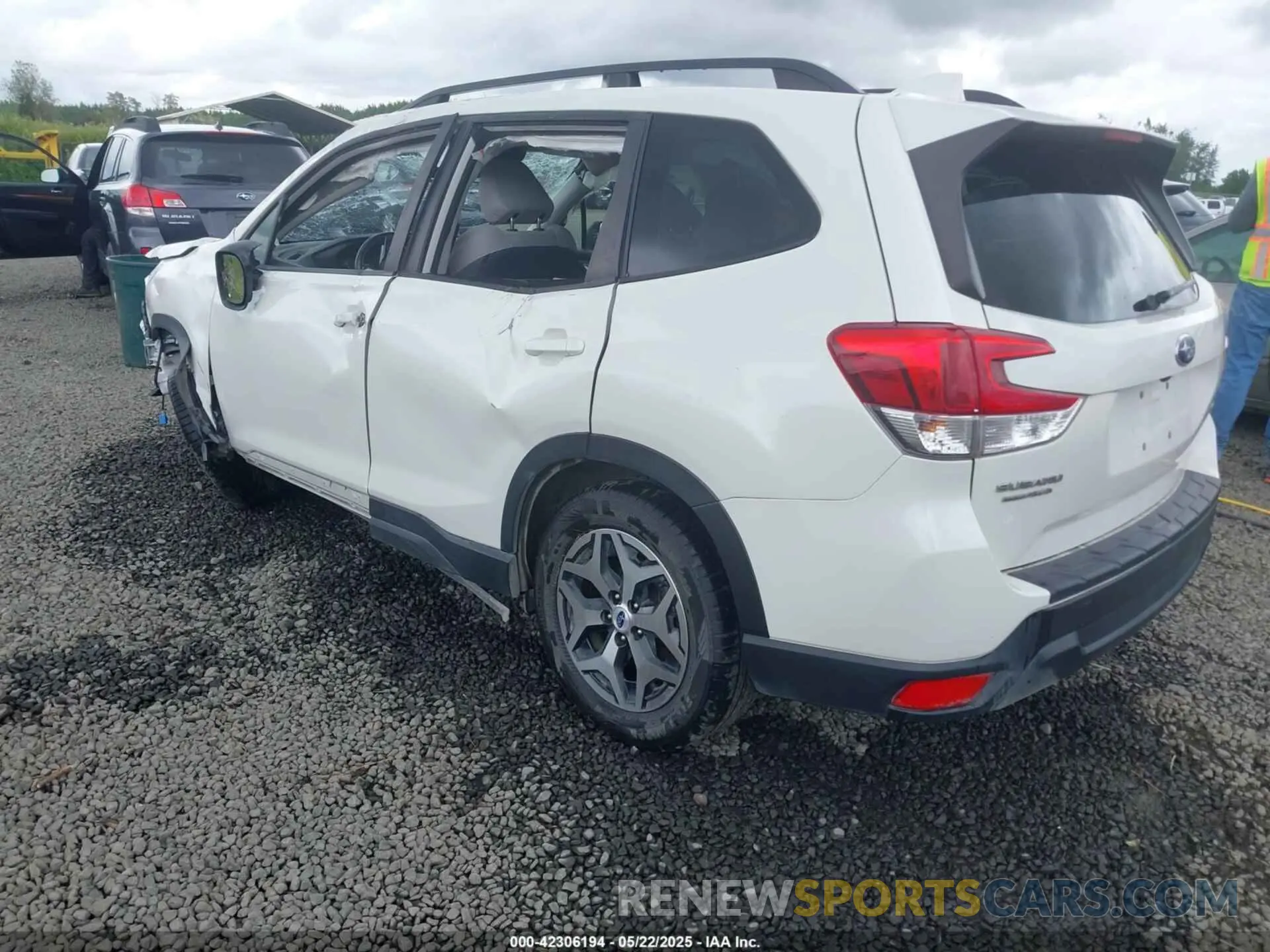 3 Photograph of a damaged car JF2SKAGC2LH529367 SUBARU FORESTER 2020