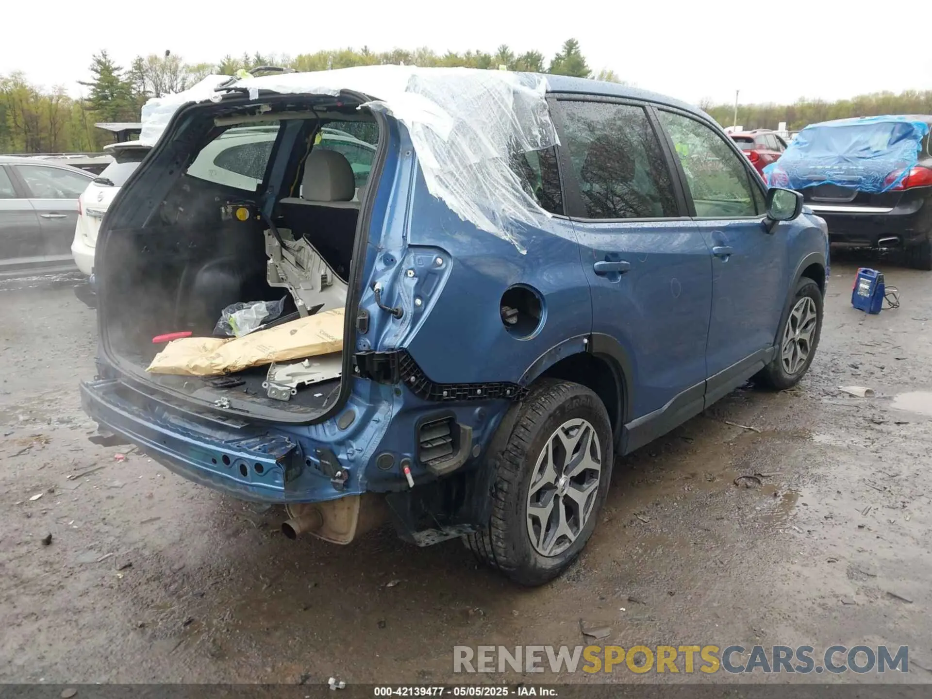 4 Photograph of a damaged car JF2SKAGC8LH579271 SUBARU FORESTER 2020