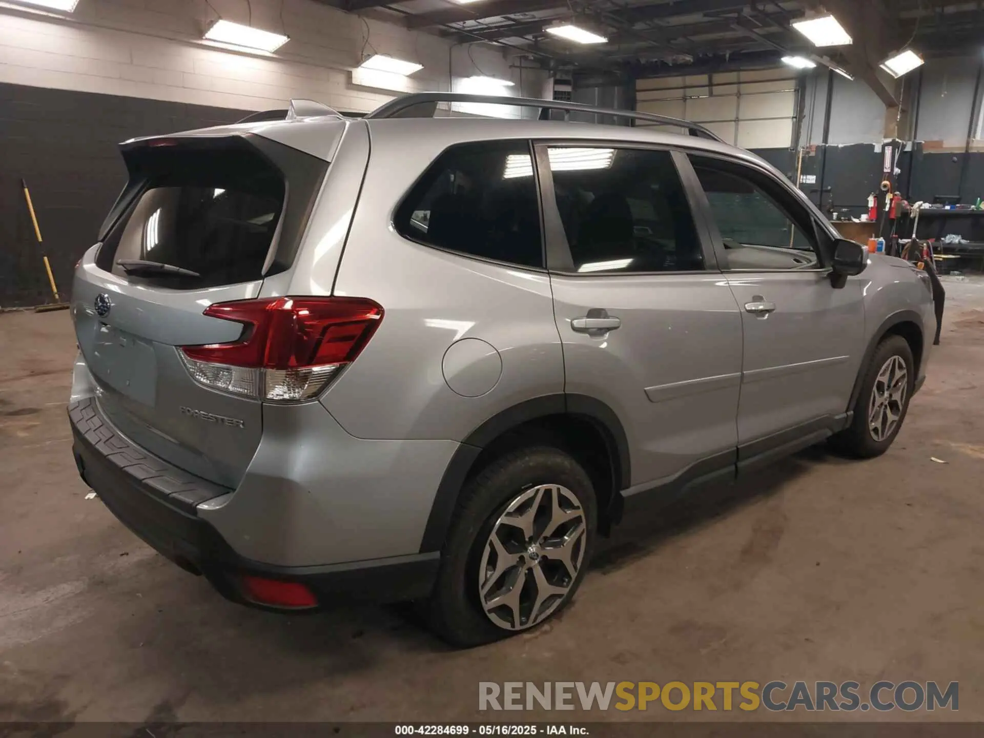 4 Photograph of a damaged car JF2SKAJC0LH405042 SUBARU FORESTER 2020