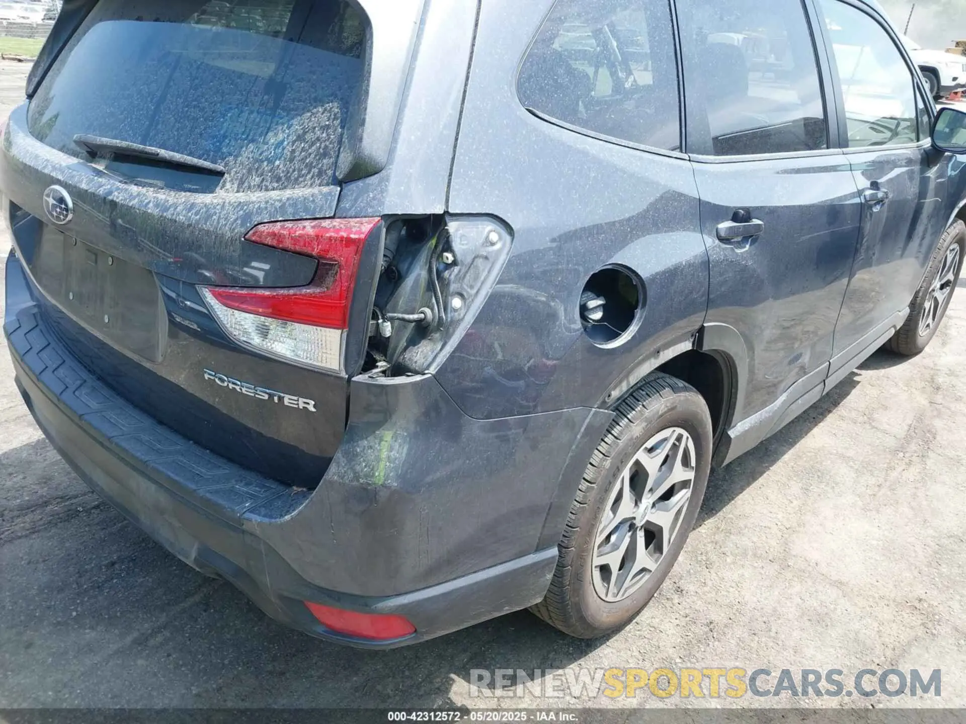 18 Photograph of a damaged car JF2SKAJC1LH403140 SUBARU FORESTER 2020