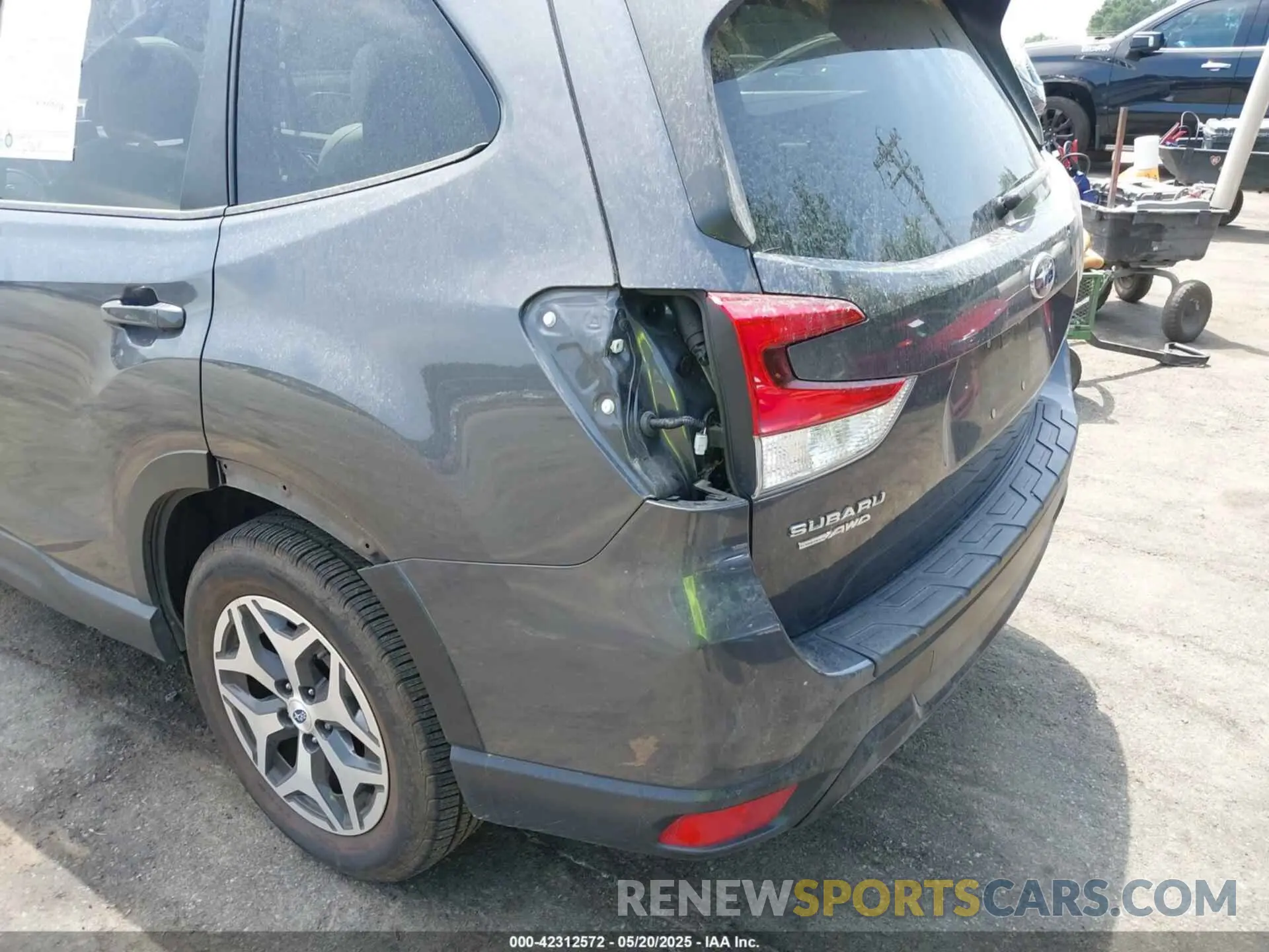 19 Photograph of a damaged car JF2SKAJC1LH403140 SUBARU FORESTER 2020