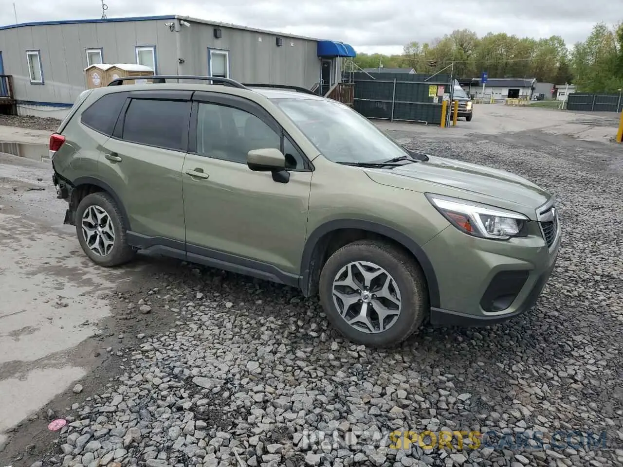 4 Photograph of a damaged car JF2SKAJC2LH419380 SUBARU FORESTER 2020