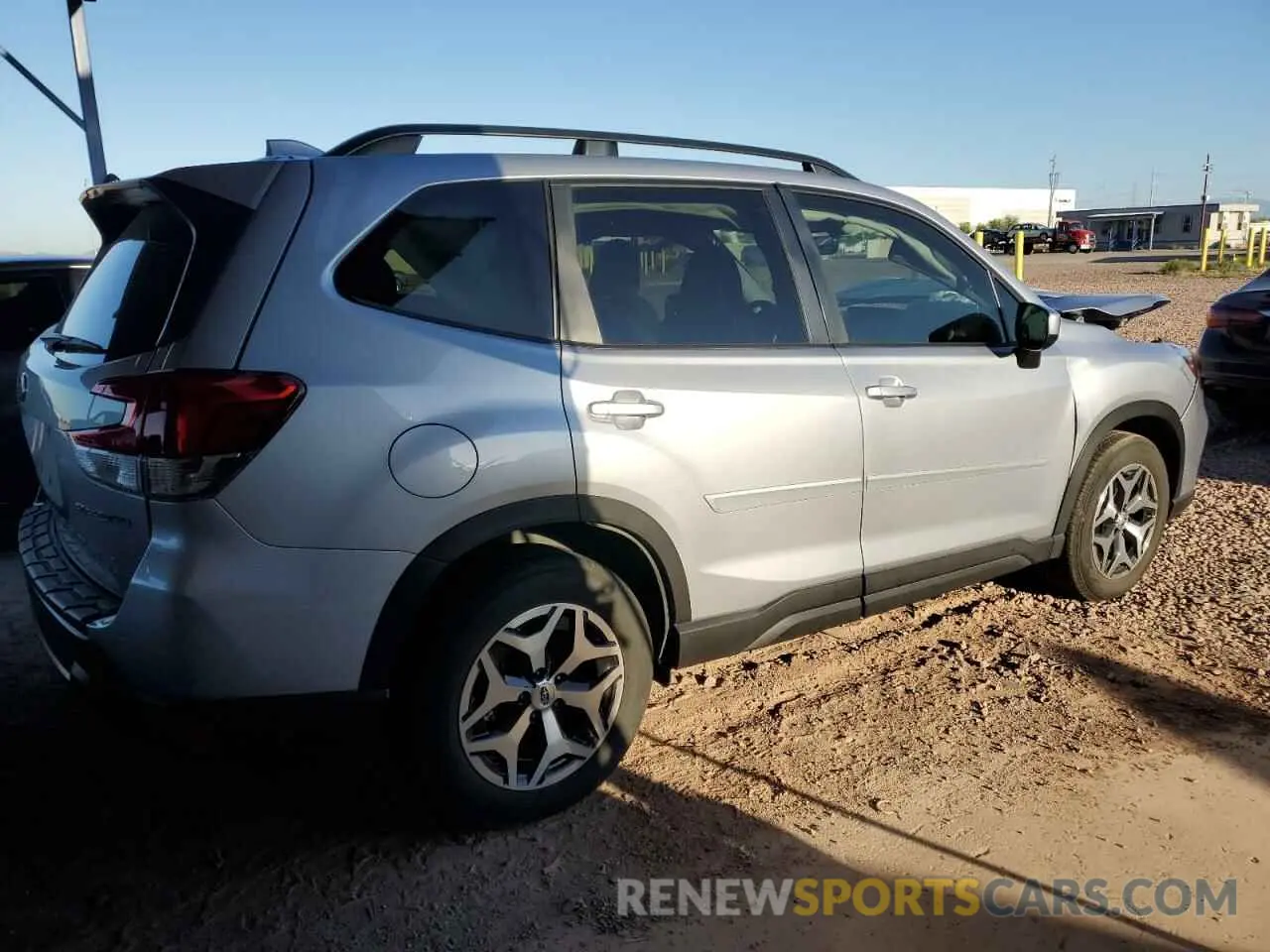 3 Photograph of a damaged car JF2SKAJC2LH425924 SUBARU FORESTER 2020