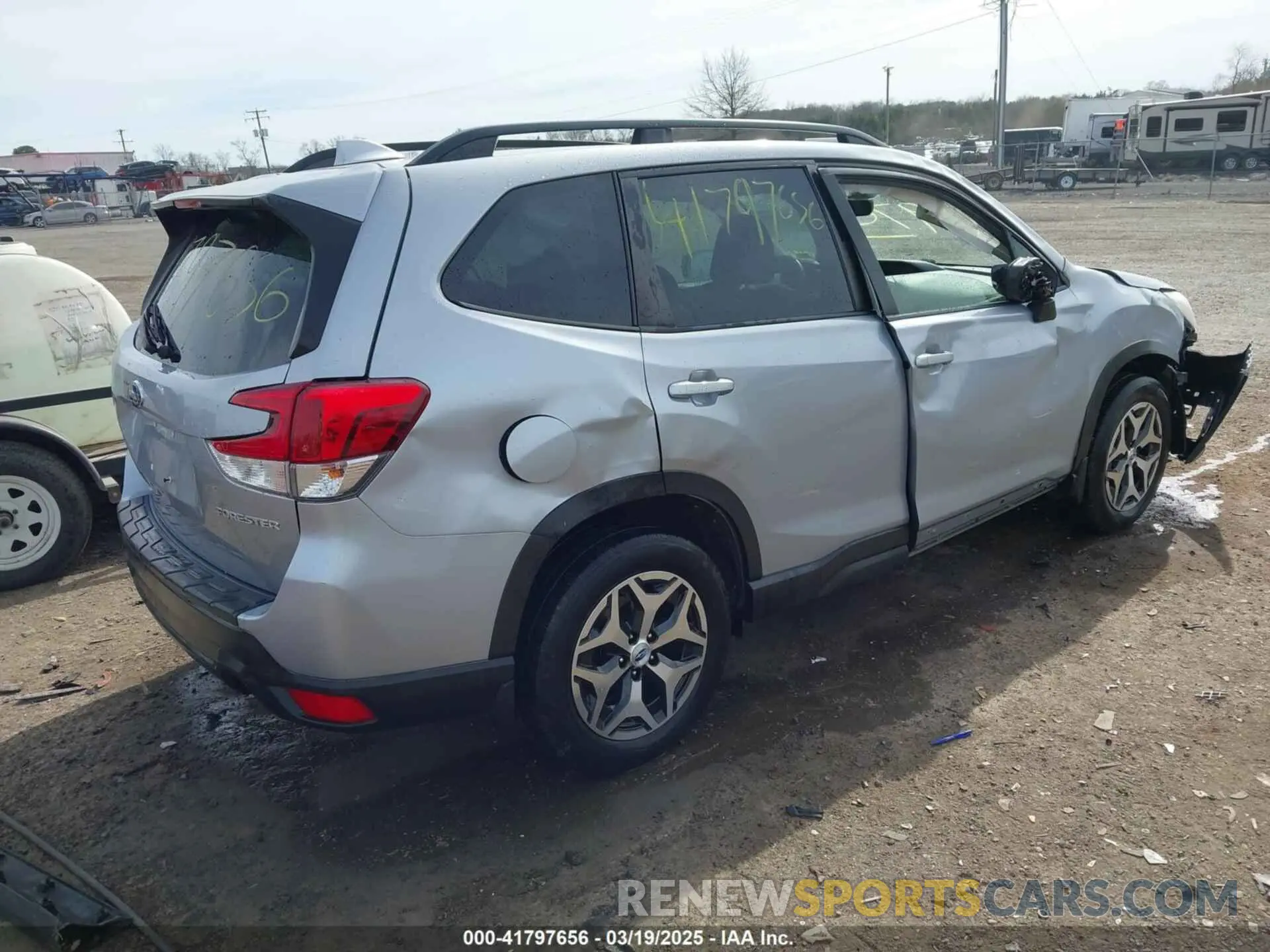 4 Photograph of a damaged car JF2SKAJC3LH529984 SUBARU FORESTER 2020