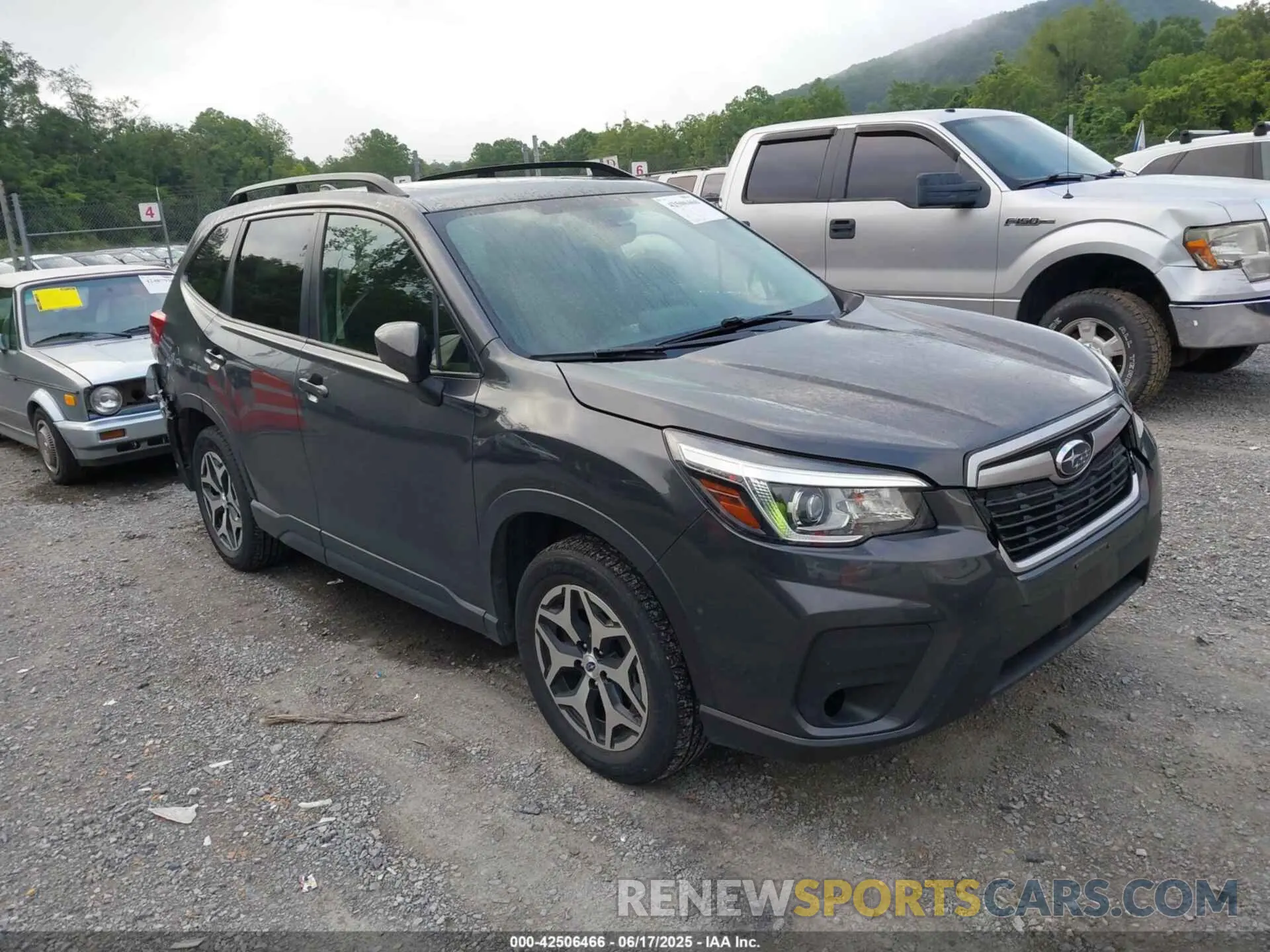 1 Photograph of a damaged car JF2SKAJC8LH413888 SUBARU FORESTER 2020