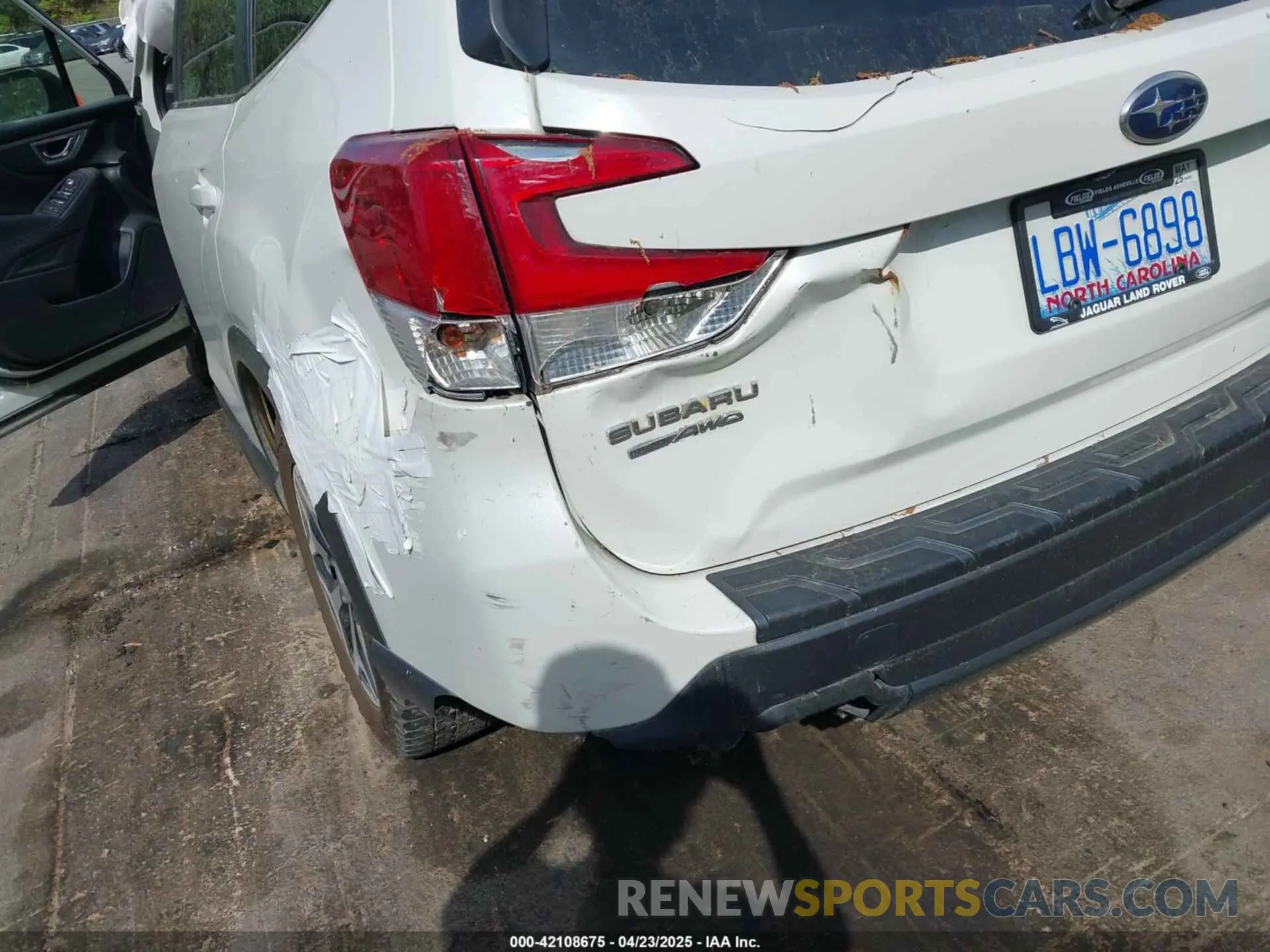 22 Photograph of a damaged car JF2SKAJC8LH430965 SUBARU FORESTER 2020