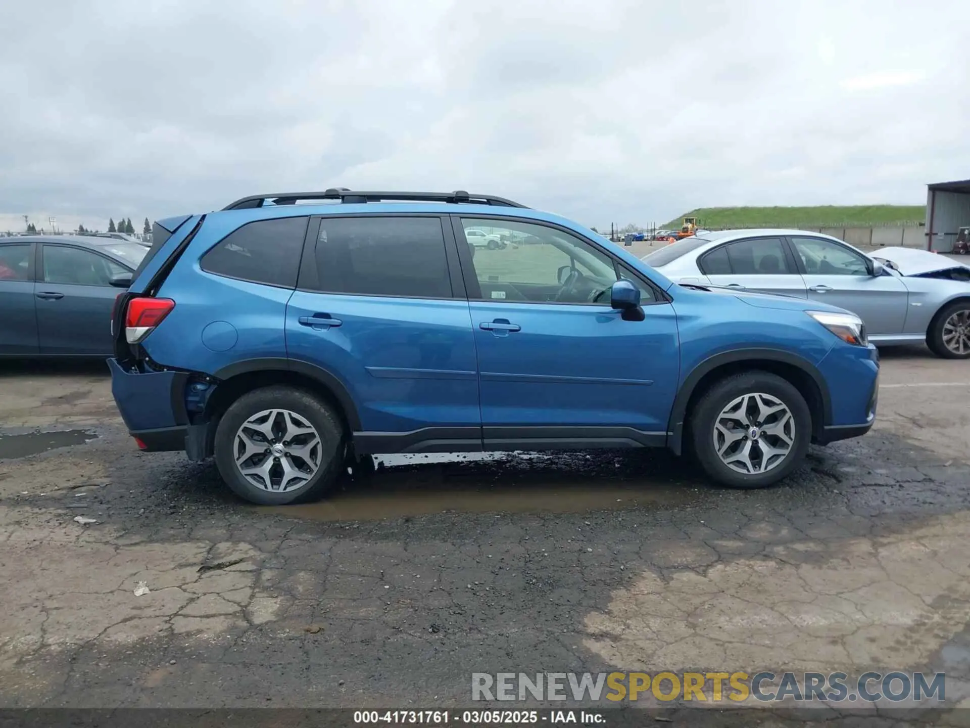 13 Photograph of a damaged car JF2SKAJC9LH582236 SUBARU FORESTER 2020