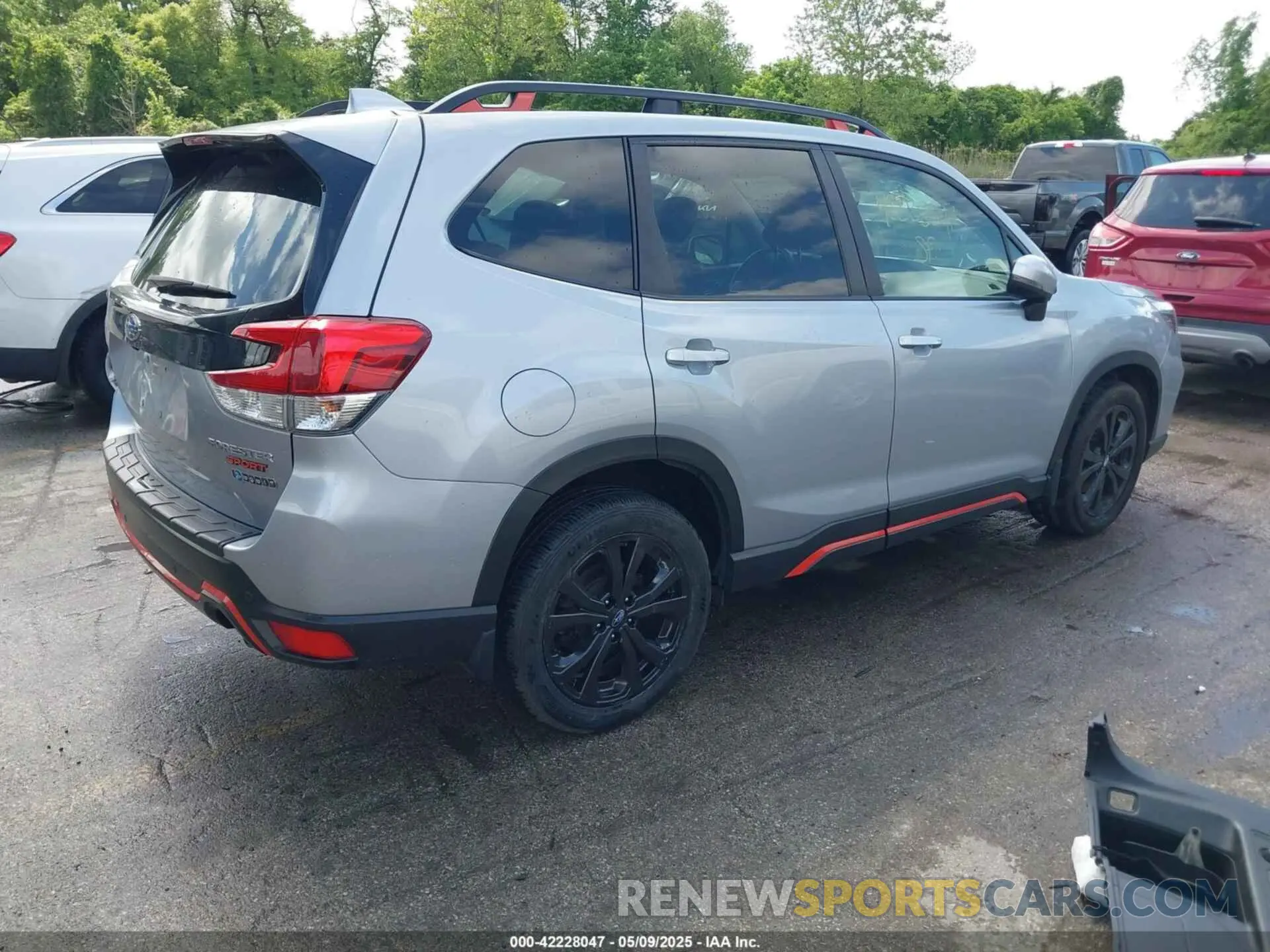4 Photograph of a damaged car JF2SKARC8LH428900 SUBARU FORESTER 2020