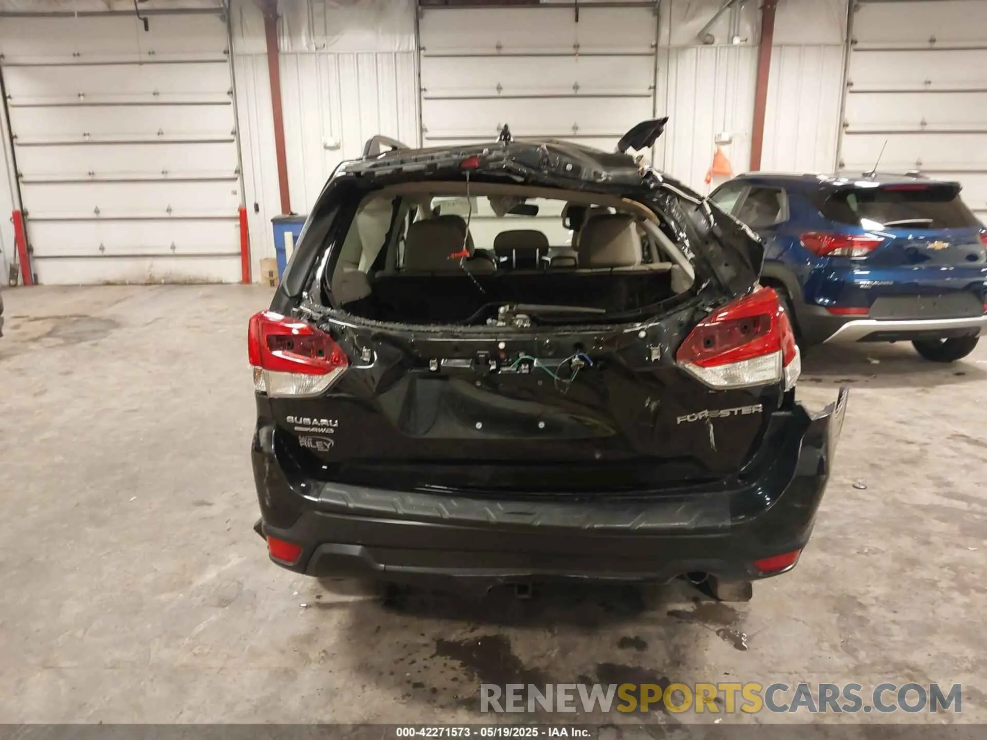 17 Photograph of a damaged car JF2SKASC2LH563350 SUBARU FORESTER 2020