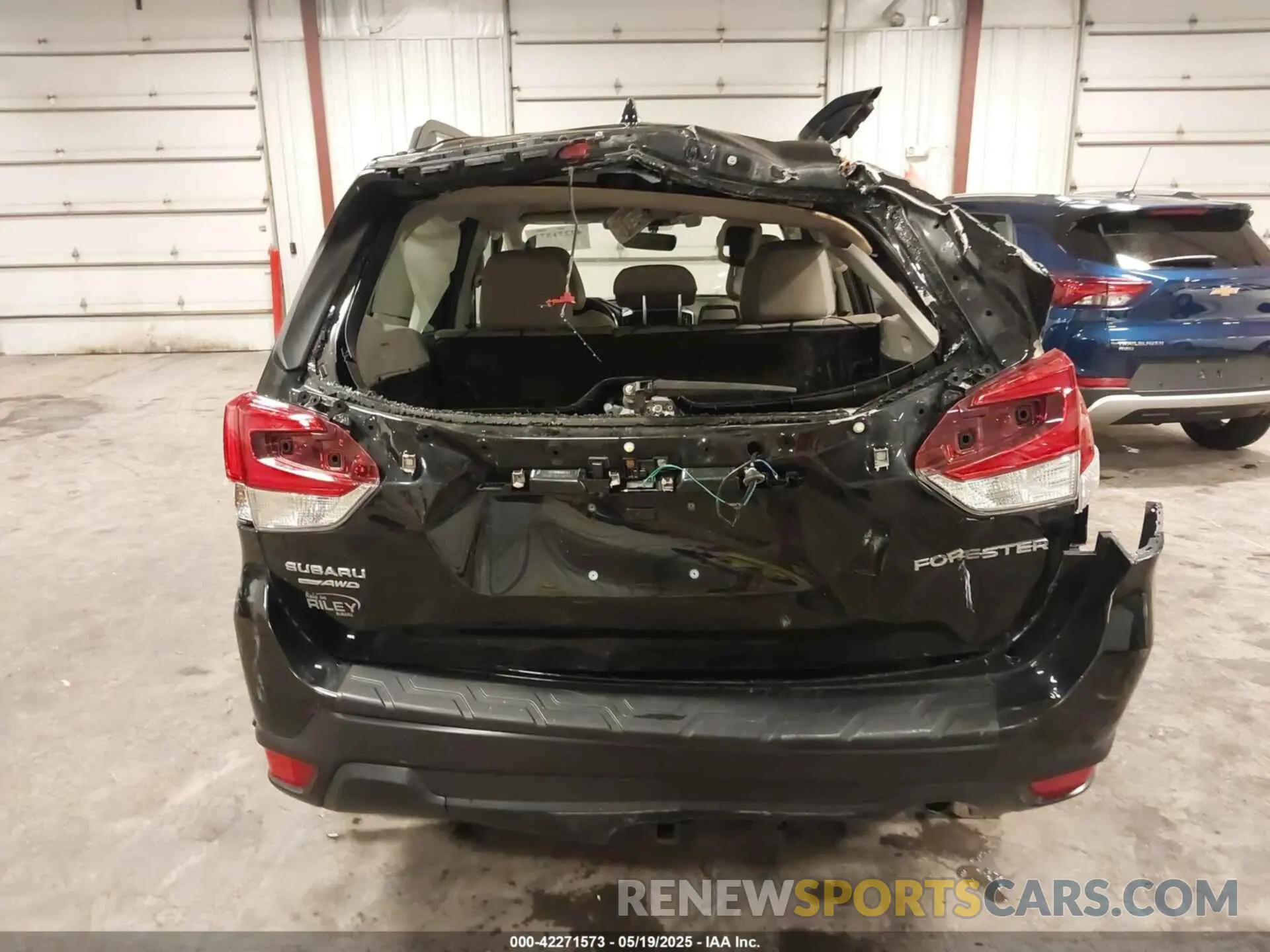 19 Photograph of a damaged car JF2SKASC2LH563350 SUBARU FORESTER 2020