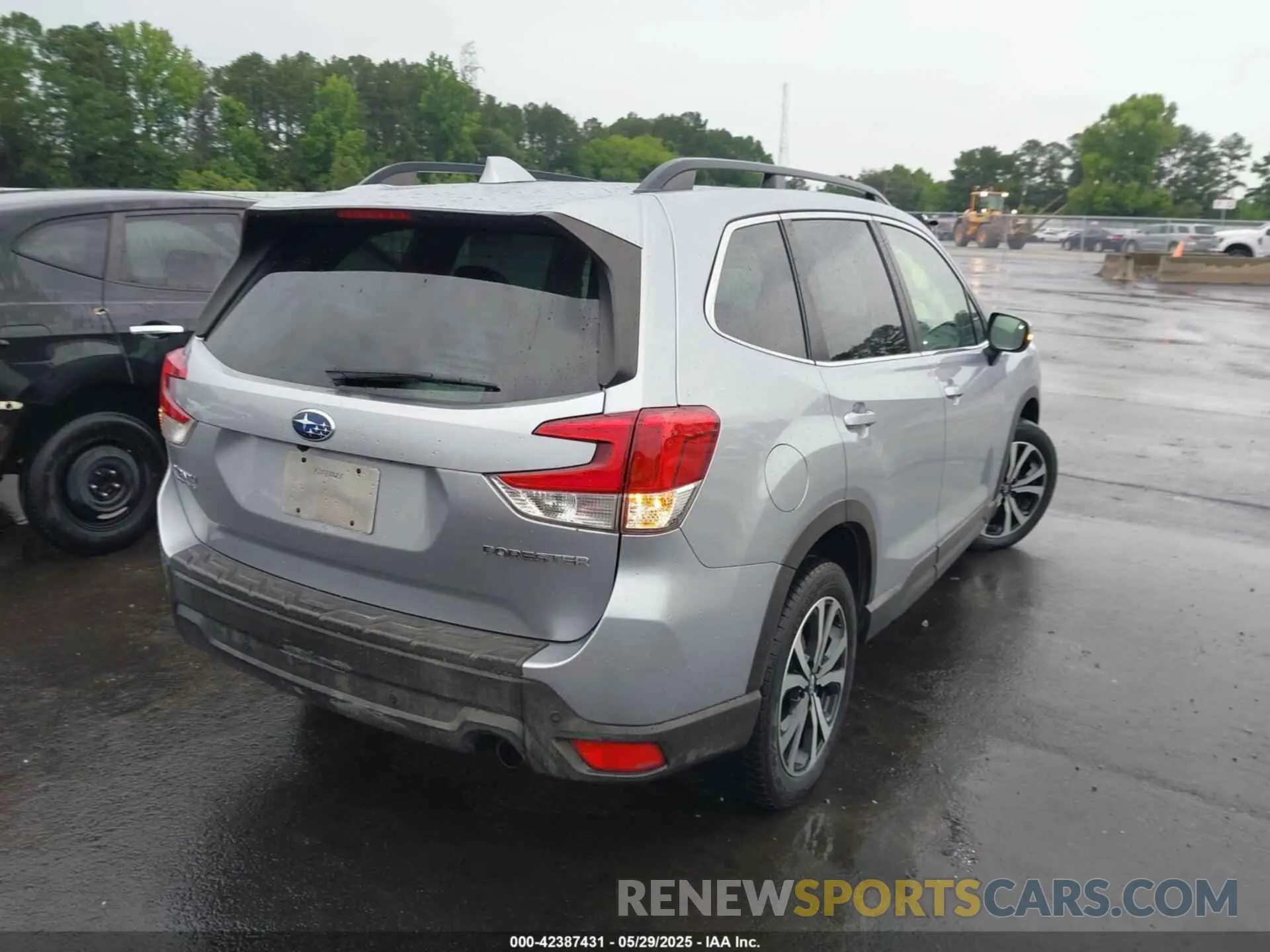 4 Photograph of a damaged car JF2SKAUC0LH555924 SUBARU FORESTER 2020