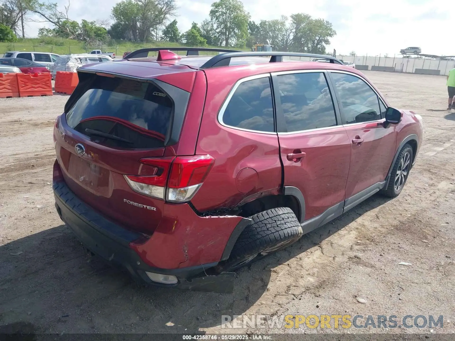 4 Photograph of a damaged car JF2SKAUC3LH593437 SUBARU FORESTER 2020