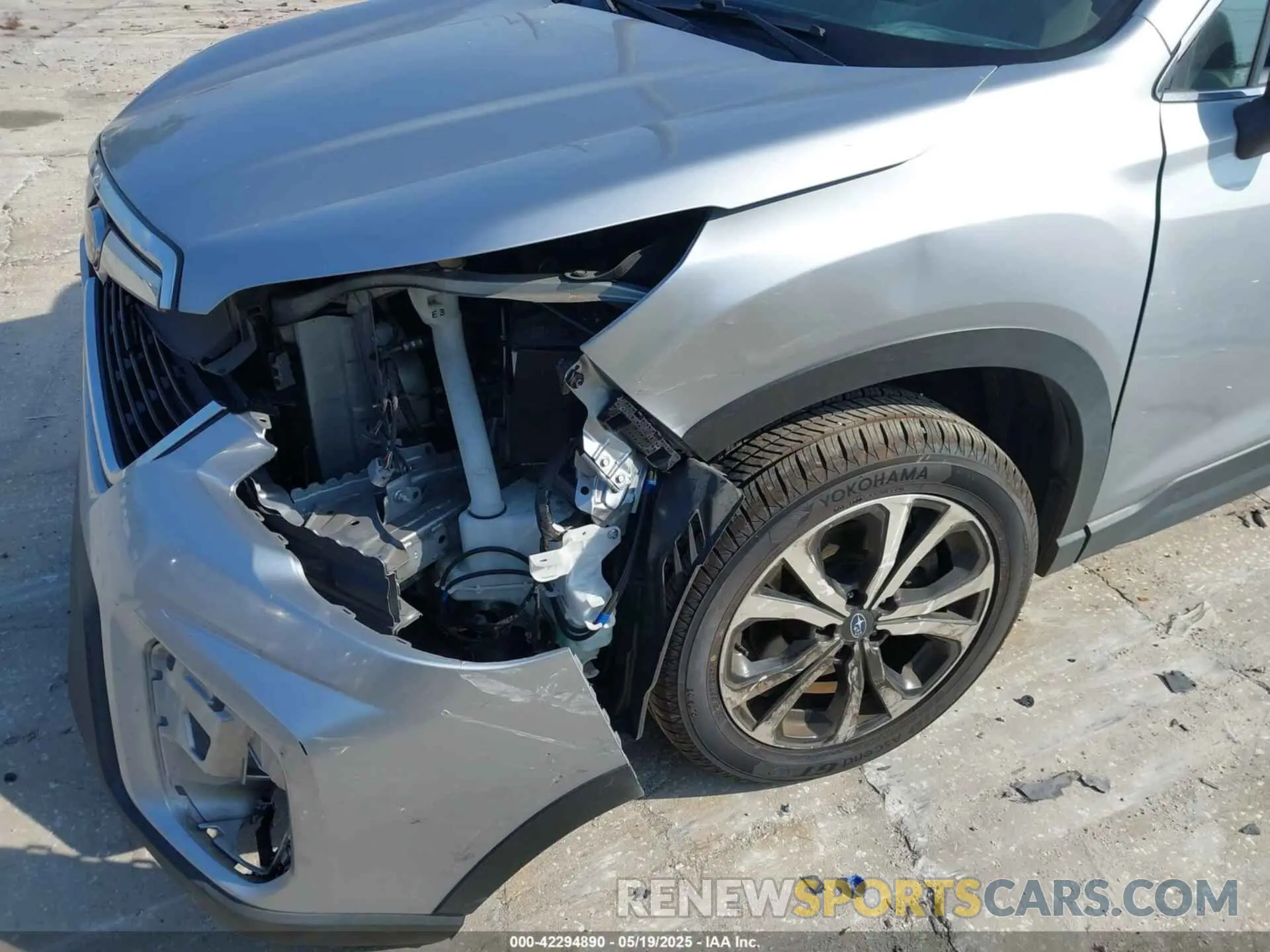 6 Photograph of a damaged car JF2SKAUC5LH513197 SUBARU FORESTER 2020