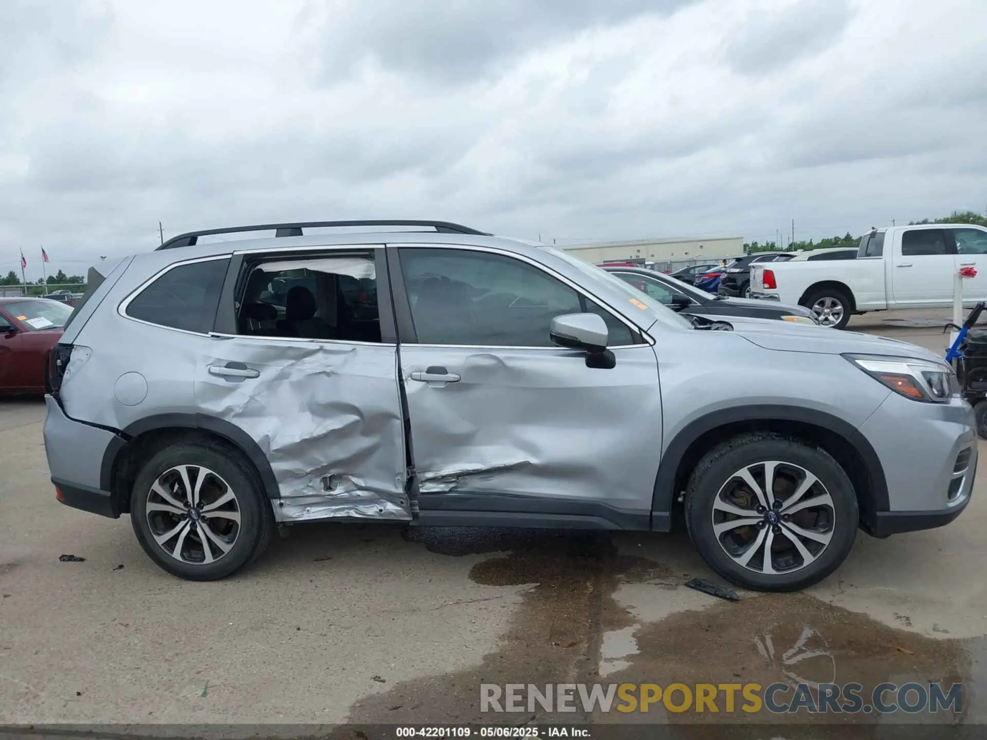 13 Photograph of a damaged car JF2SKAUC6LH462339 SUBARU FORESTER 2020