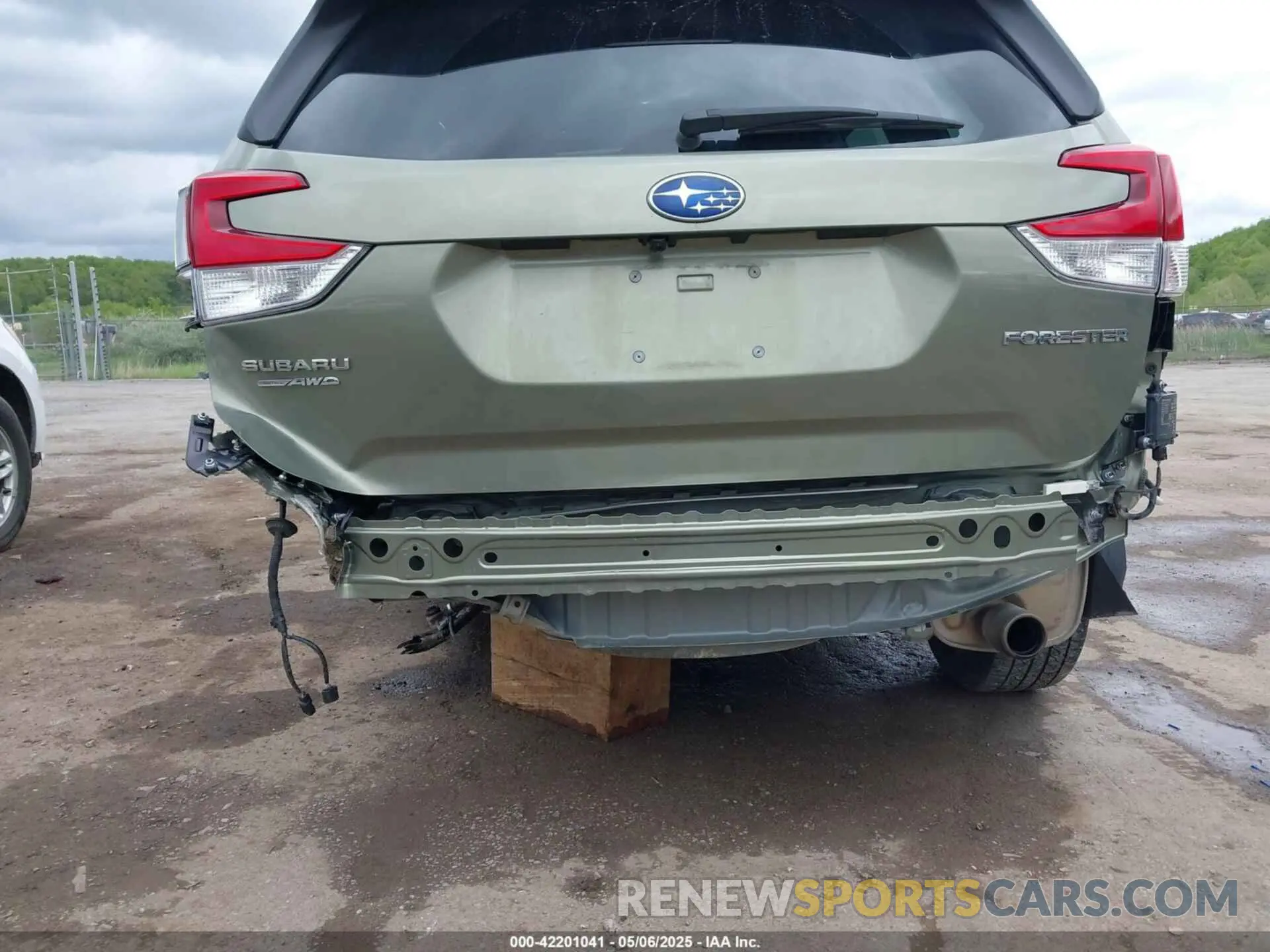 18 Photograph of a damaged car JF2SKAUC9LH541455 SUBARU FORESTER 2020