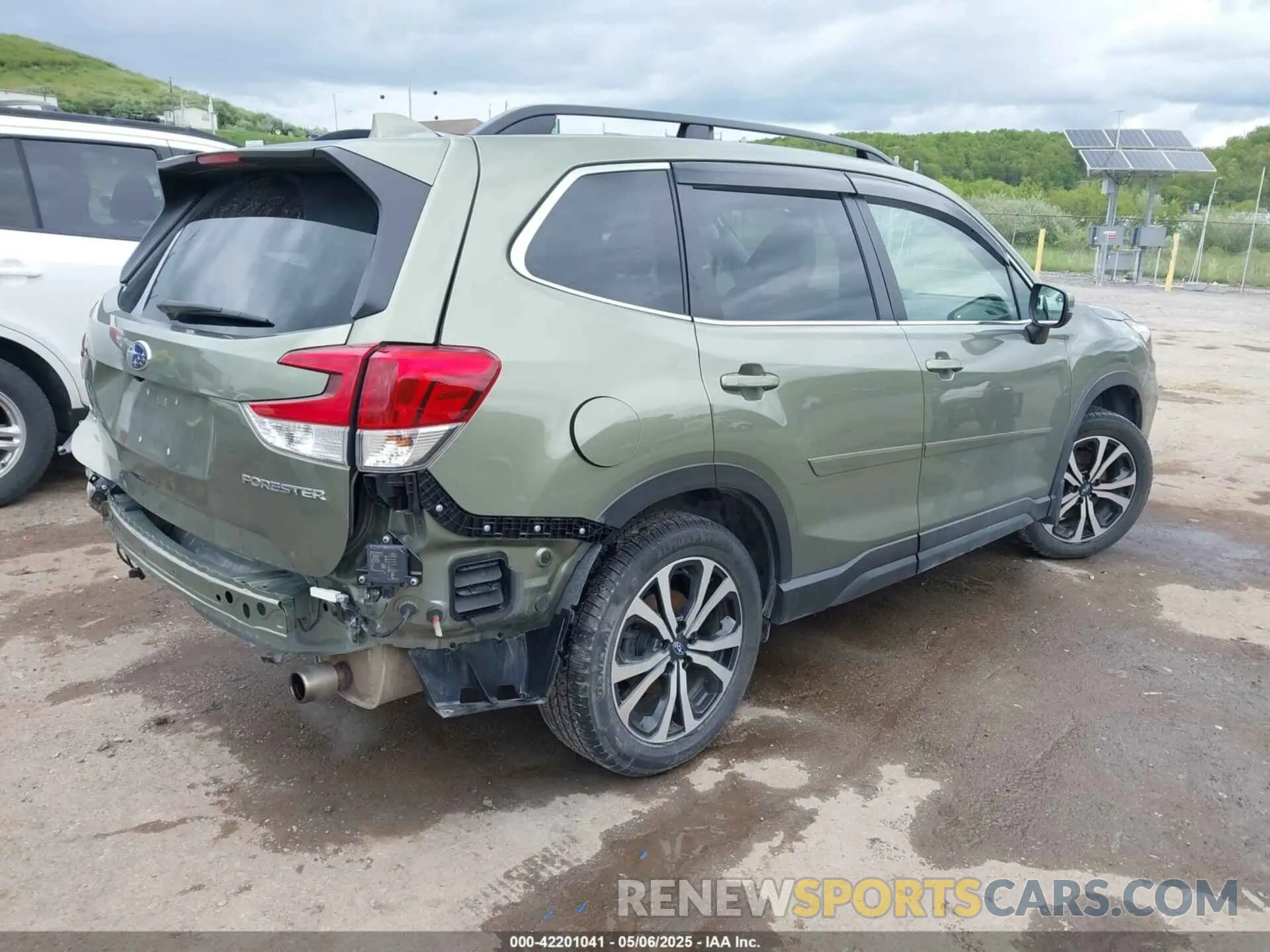 4 Photograph of a damaged car JF2SKAUC9LH541455 SUBARU FORESTER 2020