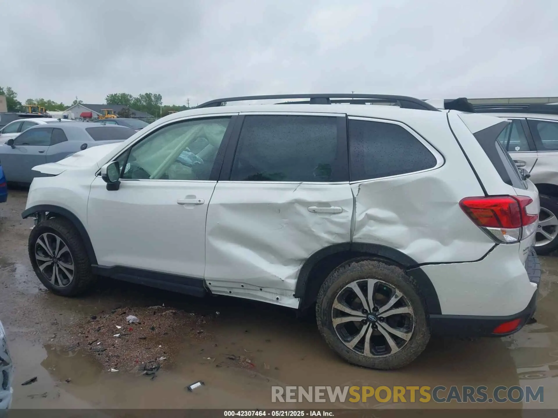 13 Photograph of a damaged car JF2SKAUC9LH581969 SUBARU FORESTER 2020
